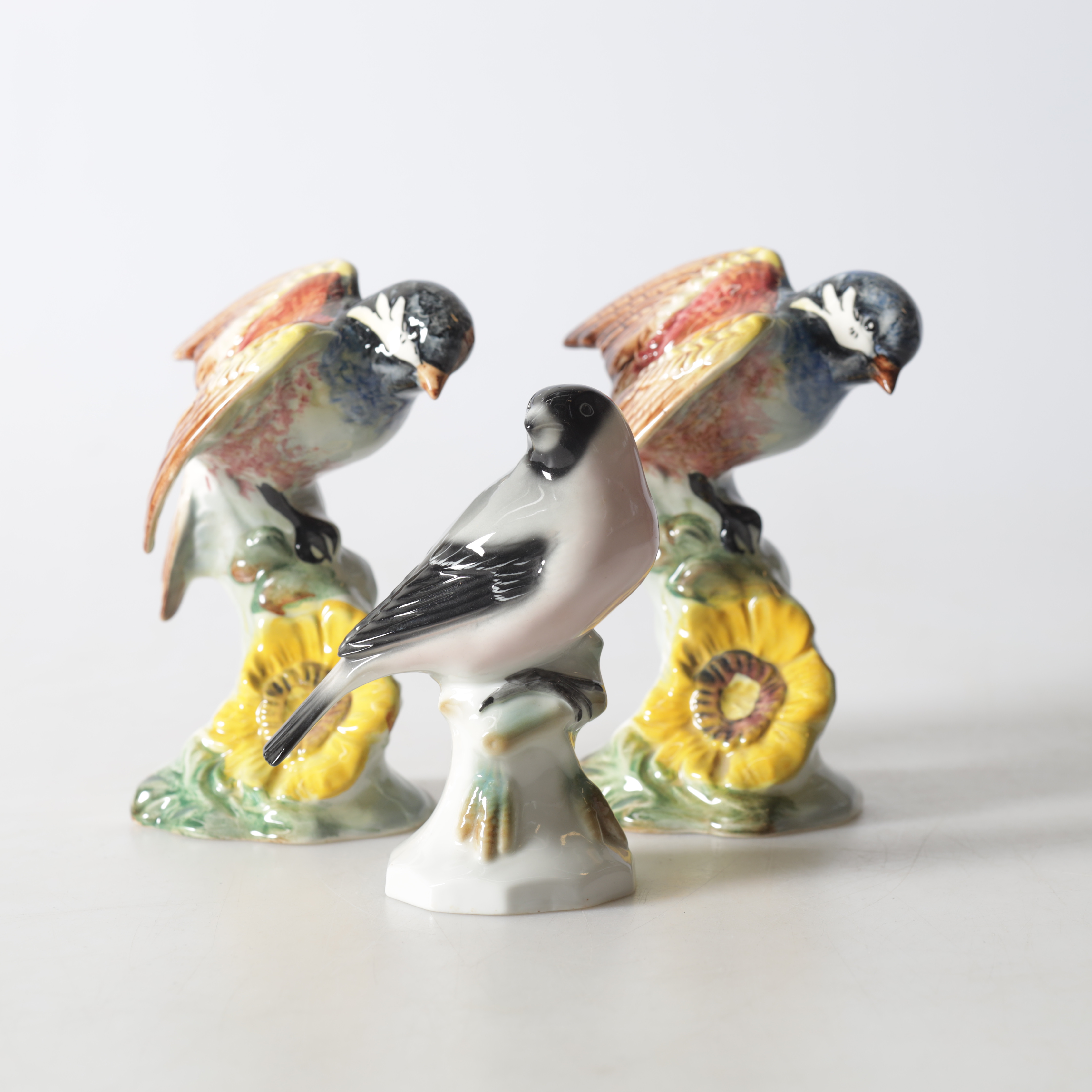 FIGURINER, 3 st. Porslin, delvis Beswick, England, 1900-tal.