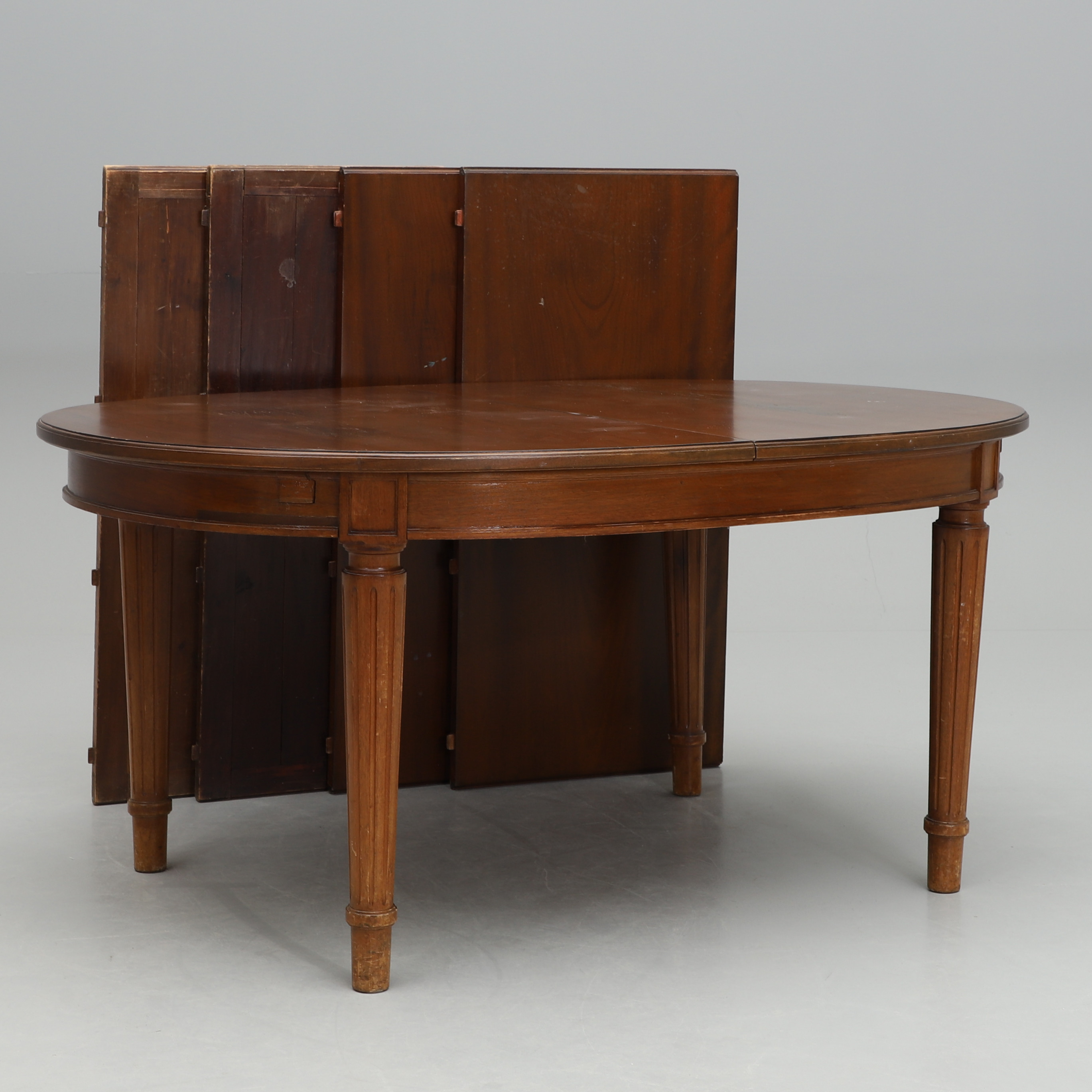 MATBORD, med iläggsskivor, gustaviansk stil, omkring sekelskiftet 1900.