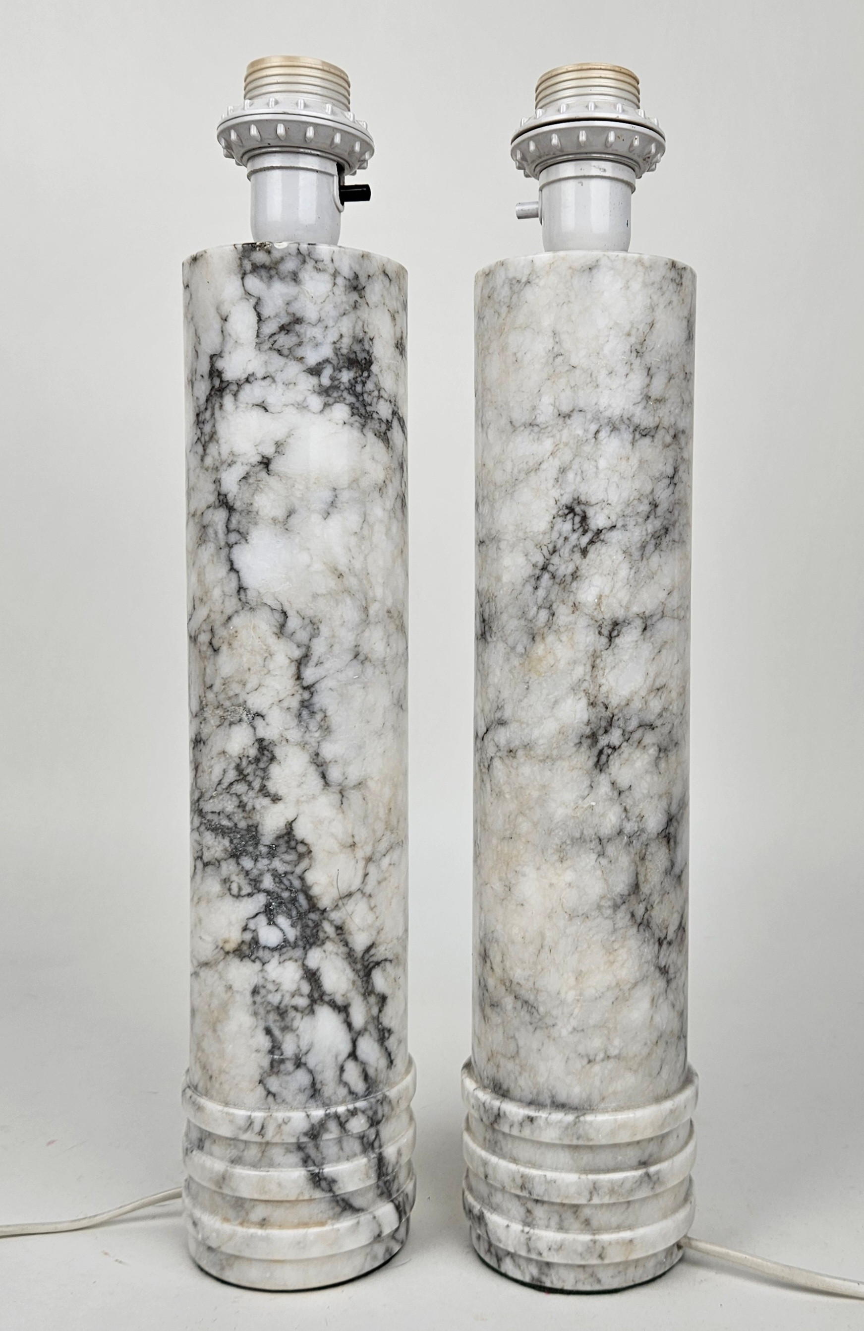 BERGBOMS. Bordslampor, ett par, marmor, 1900-talets andra hälft.