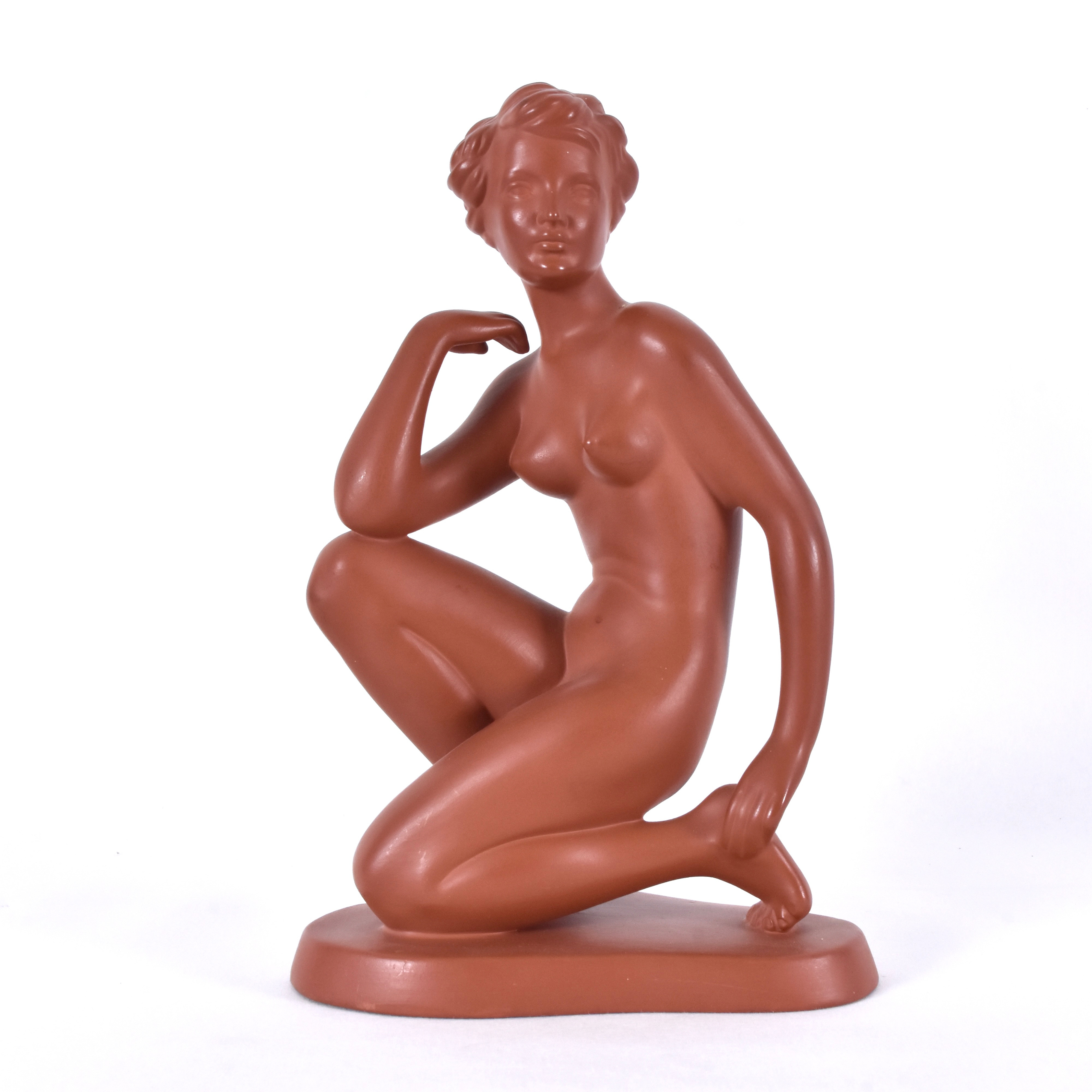 FIGURIN, rödtonad terrakotta, Gmundner Keramik, 1920-30-tal.