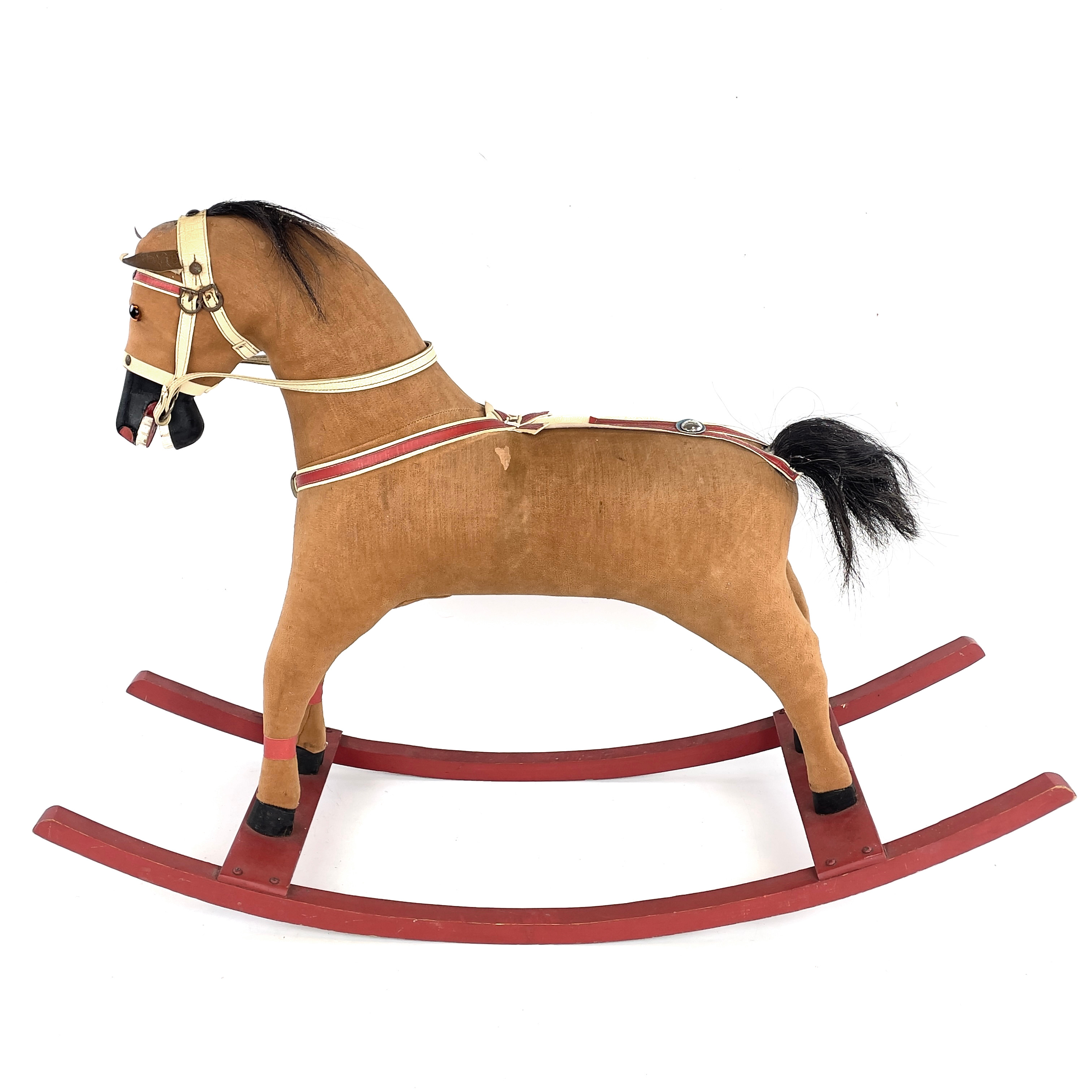 GUNGHÄST. Textil och trä, 1960/1970-tal.