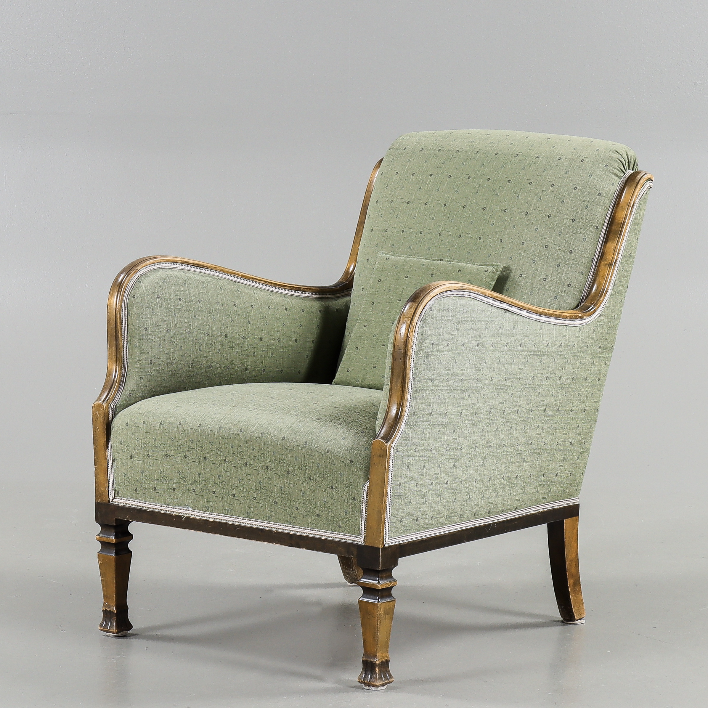 FÅTÖLJ 1900-talets första hälft.