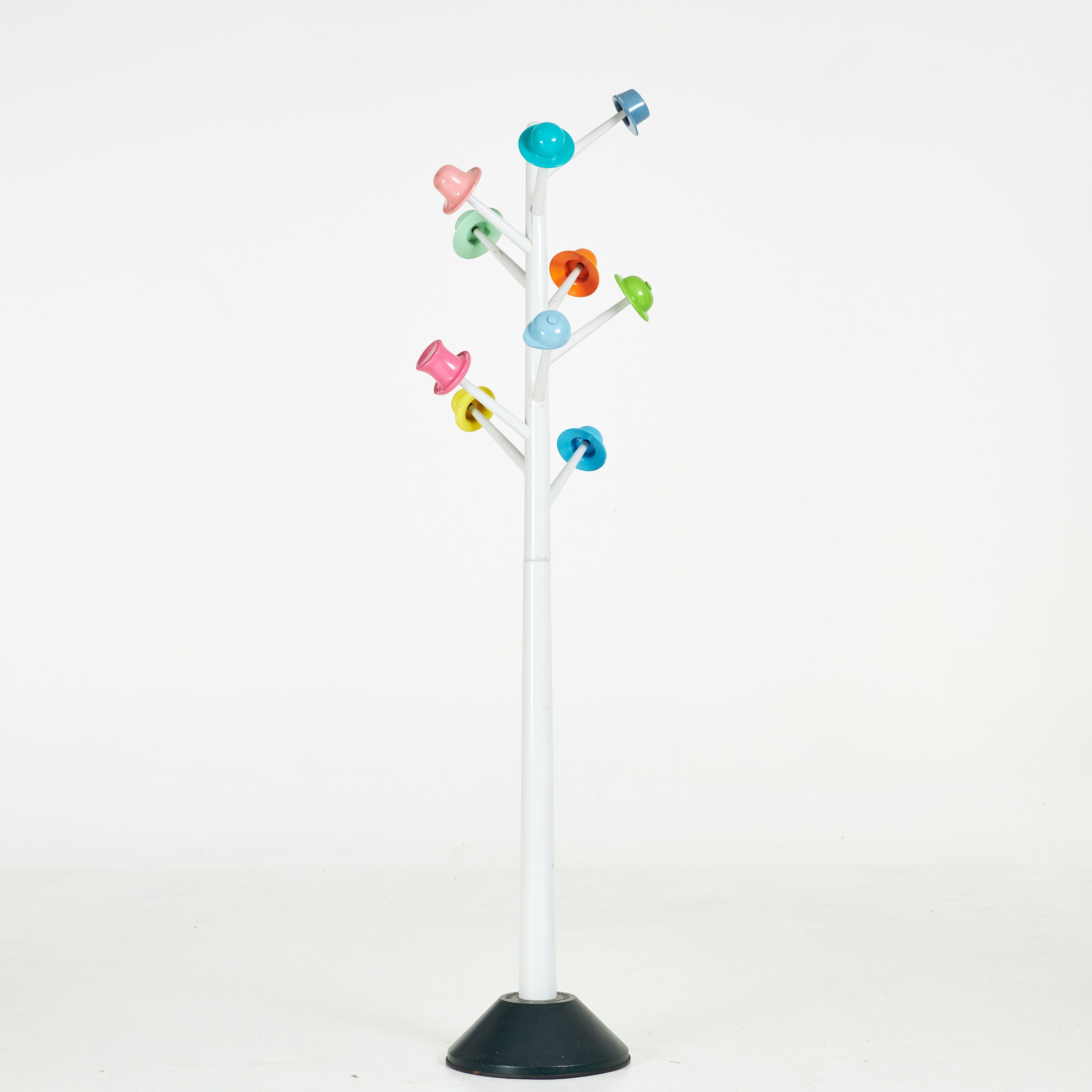 UGO NESPOLO. "L'albero dei cappelli", tamburmajor, Origlia Pragma, Italien.