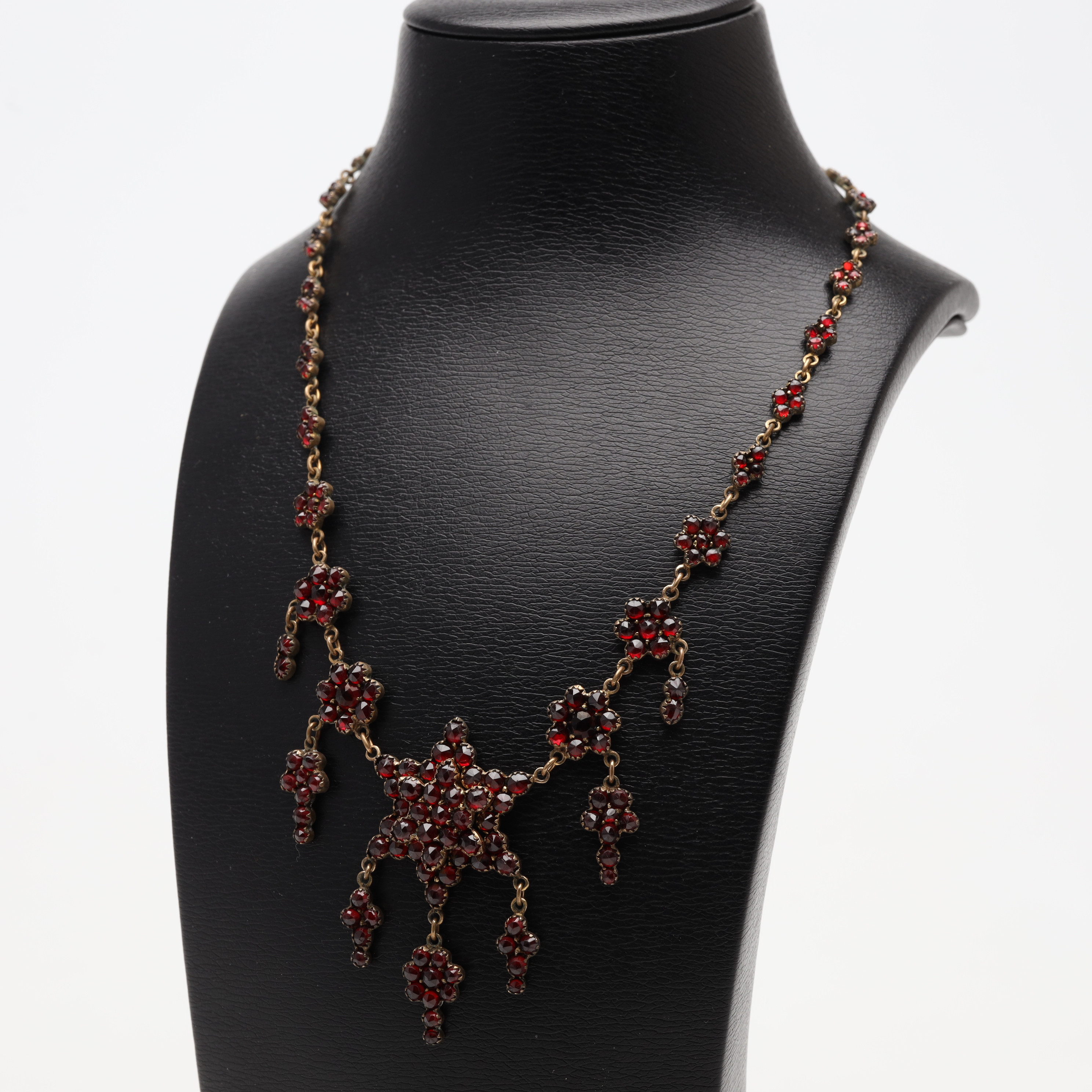 COLLIER, granater, metall.