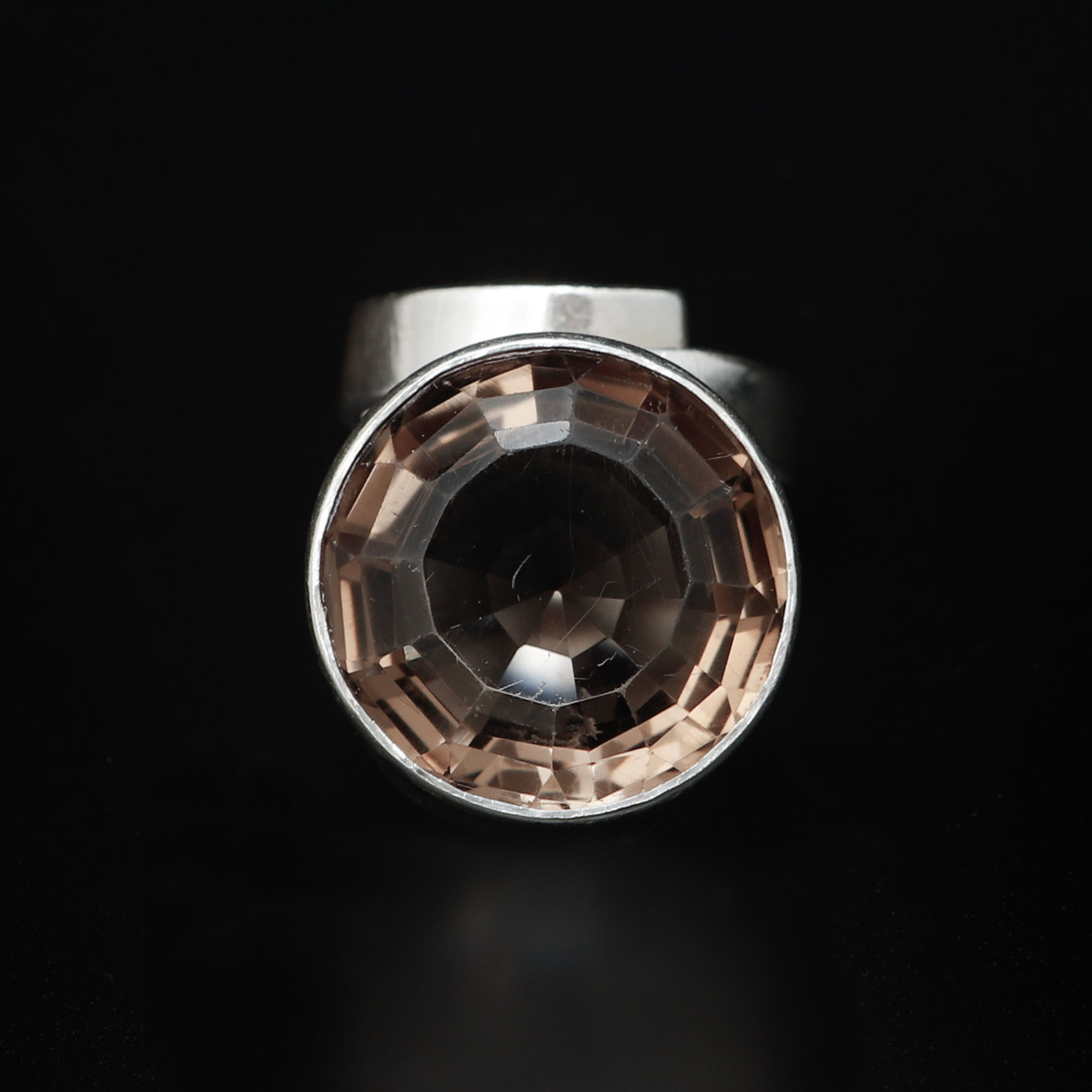 CECILIA JOHANSSON. Ring, silver, rökkvarts, Göteborg, 1972.