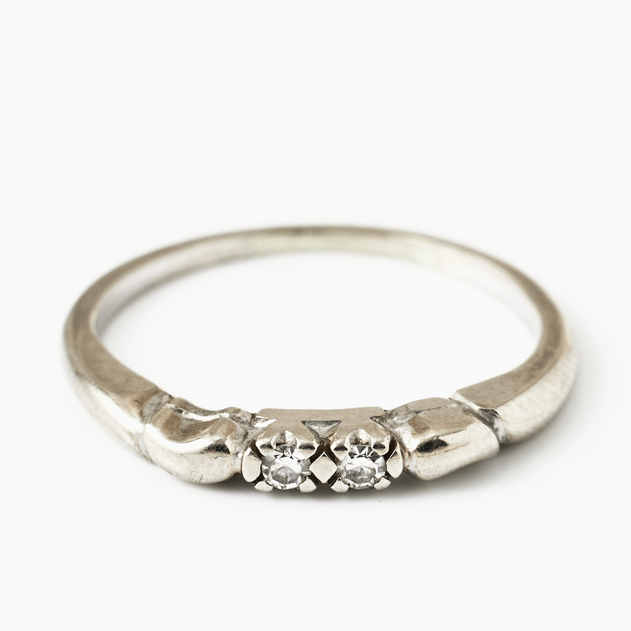 RING, 18 k rodierat vitguld, 2 åttkantslipade diamanter totalt 0,04 ct.