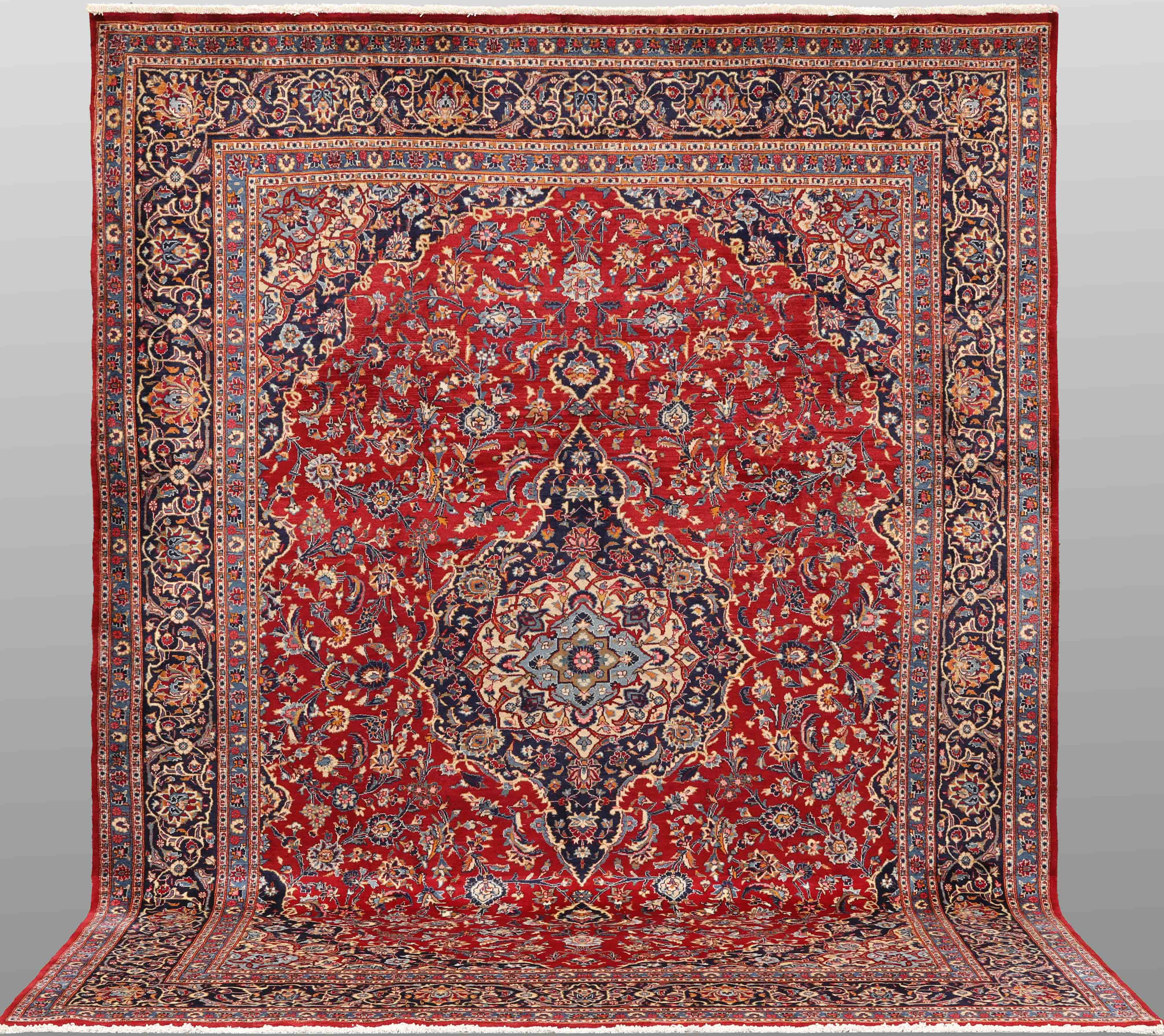 ORIENTMATTA. Meshed fine, 347 x 248 cm.