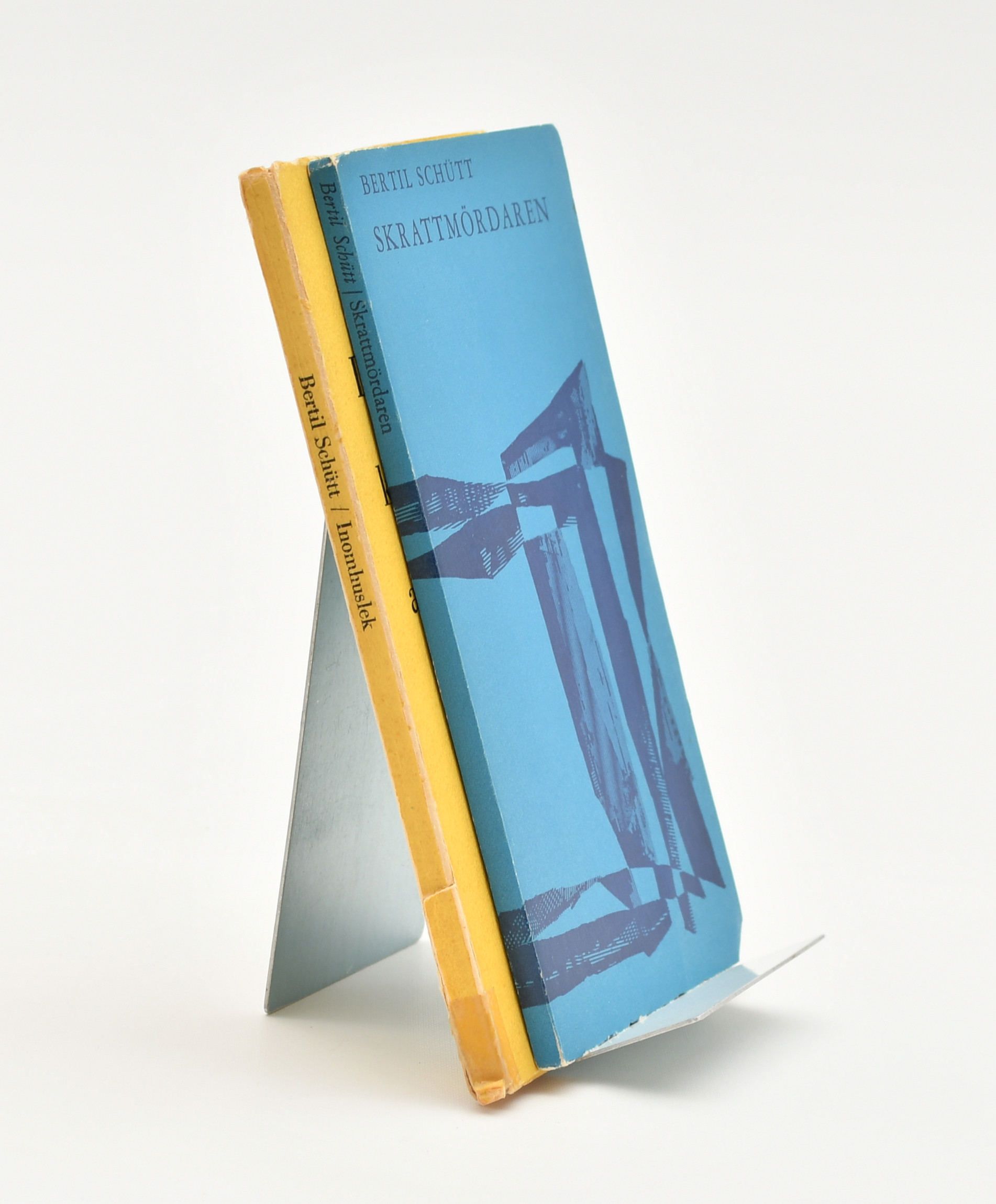 Bertil Schütt. Skrattmördaren / inomhuslek, dedikation. 2 vol.