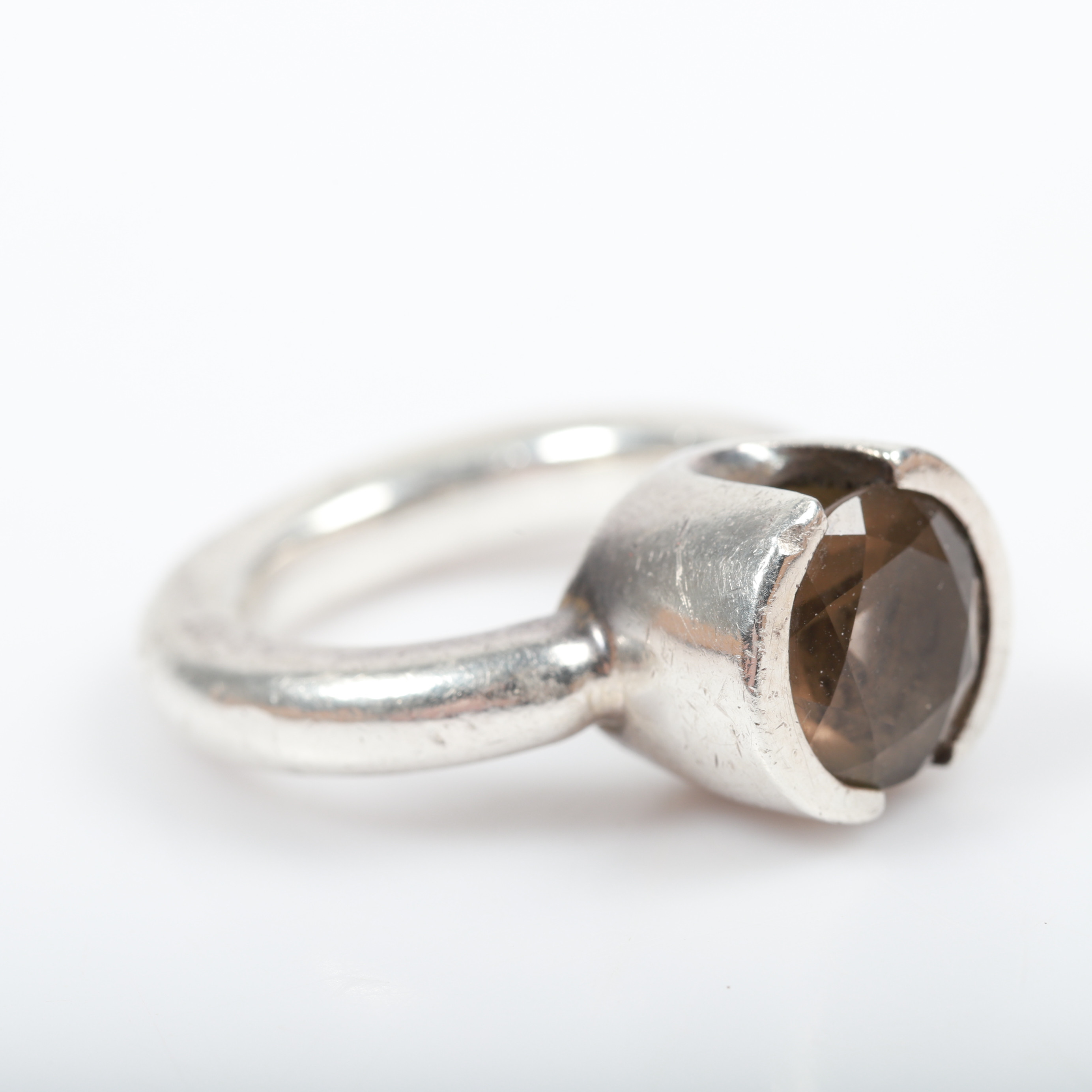 HÅKAN ORRLING. Ring, sterlingsilver med slipad rökkvarts, Art Metall.