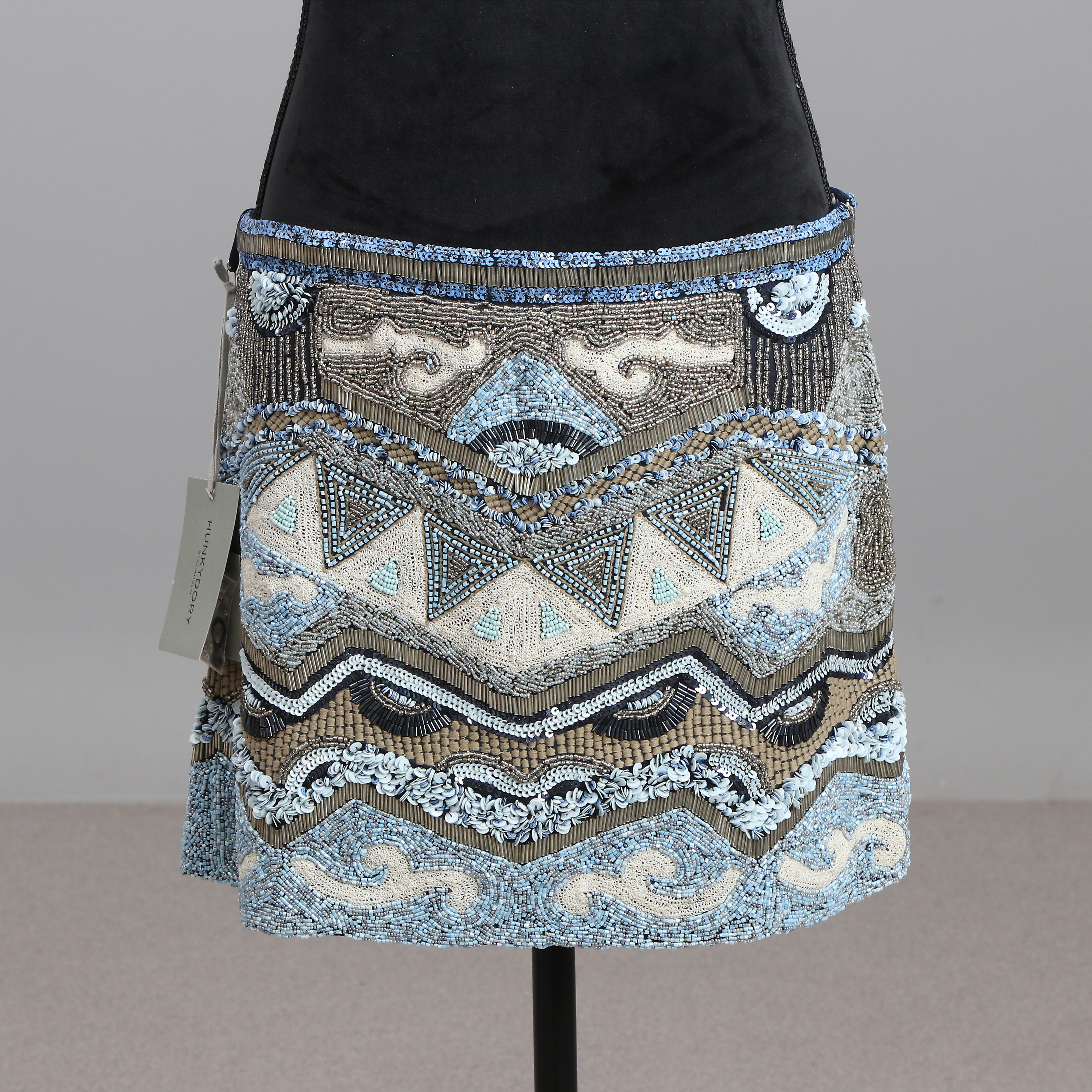 HUNKY DORY, KJOL "BILING MINI". Pärlbroderat syntetmatierial i färg "Midnight blue".