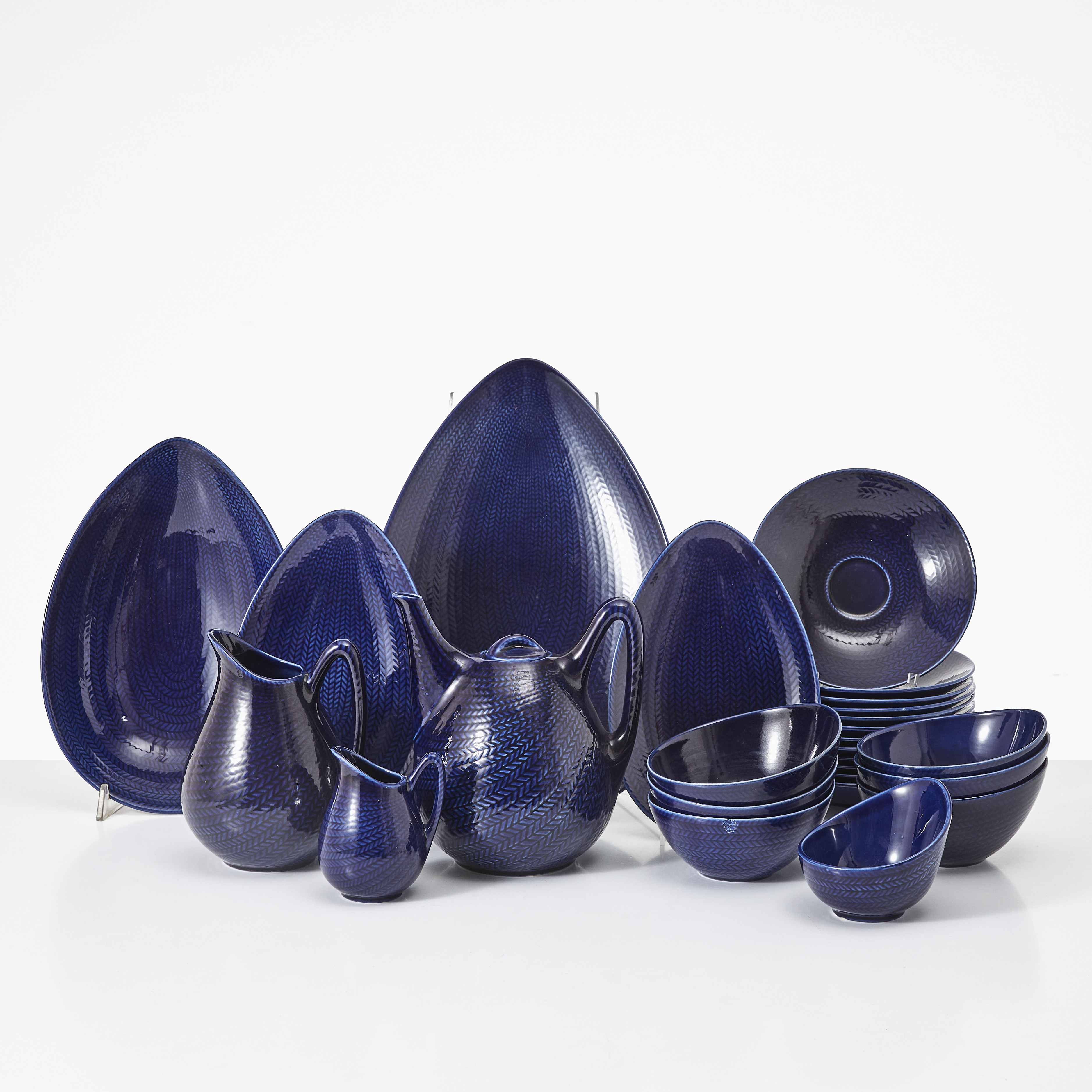 HERTHA BENGTSSON, matservisdelar 14 stycken, "Blå Eld" Rörstrand.