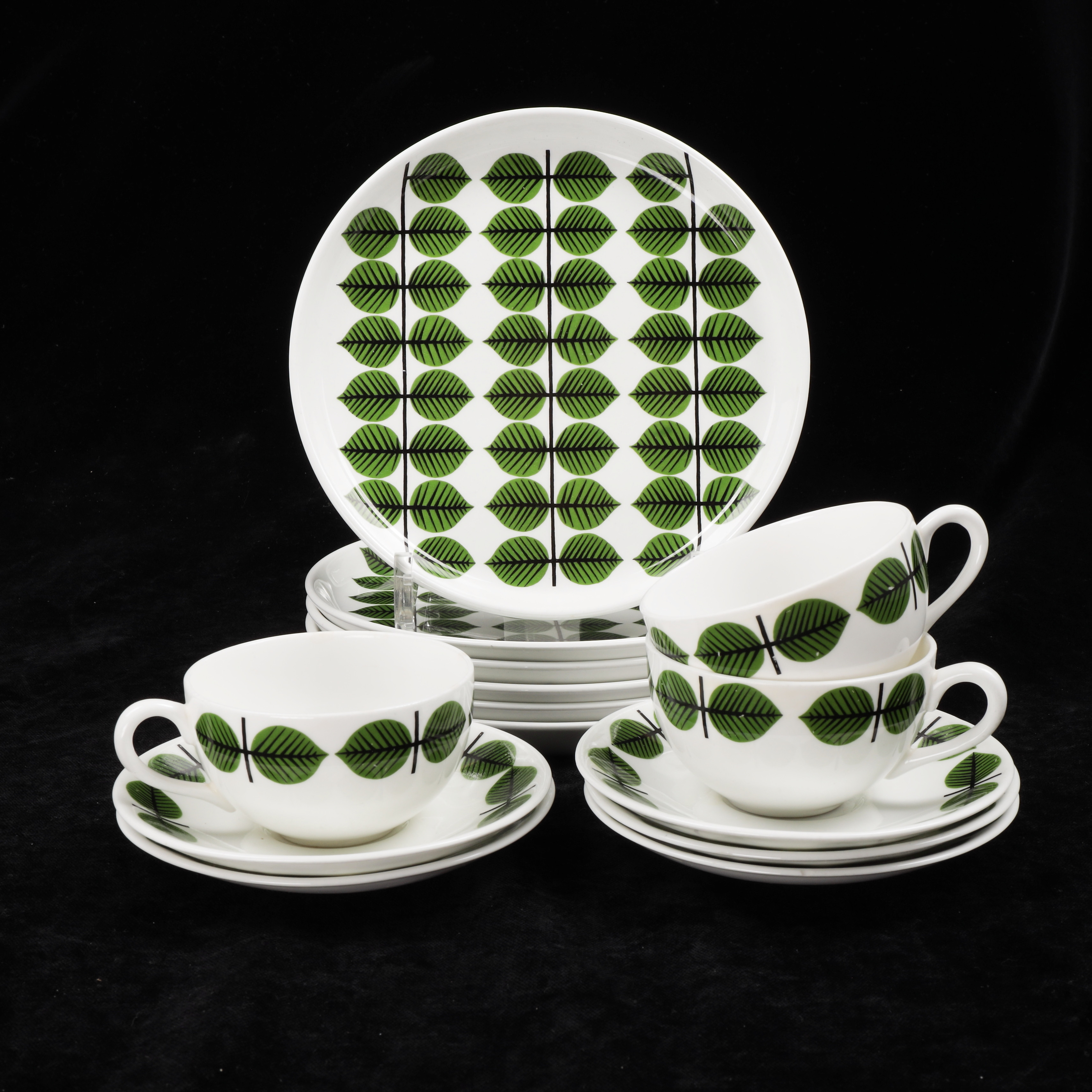 STIG LINDBERG. Kaffeservis, 14 delar, "Berså", Gustavsberg, 1900-talets andra hälft.