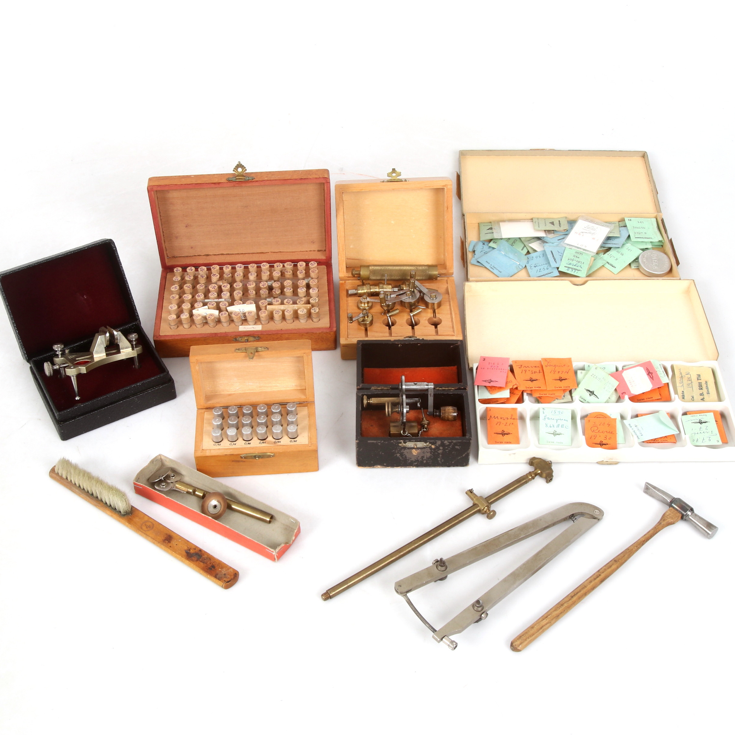URMAKERIVERKTYG, div utrustningar och tillbehör för urmakare. 1900-tal.
