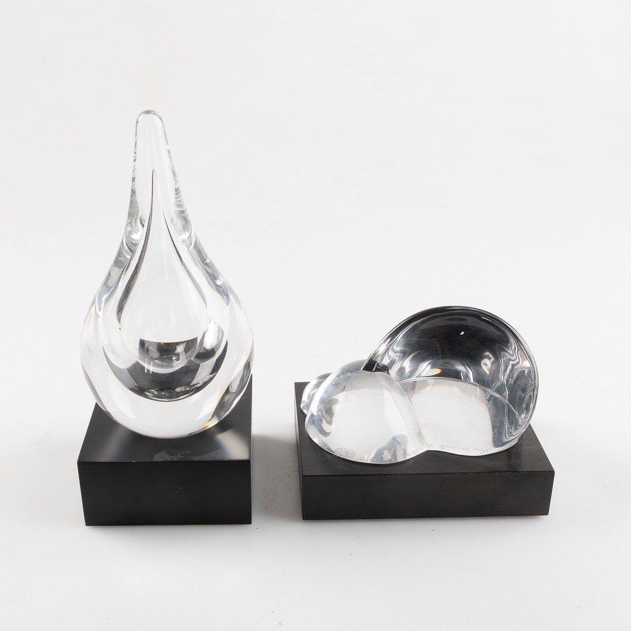 FRANCO ANNONI & JAN JOHANSSON. "Trygghet", och "Droppen", Svenskt glas, Unicef, Orrefors.