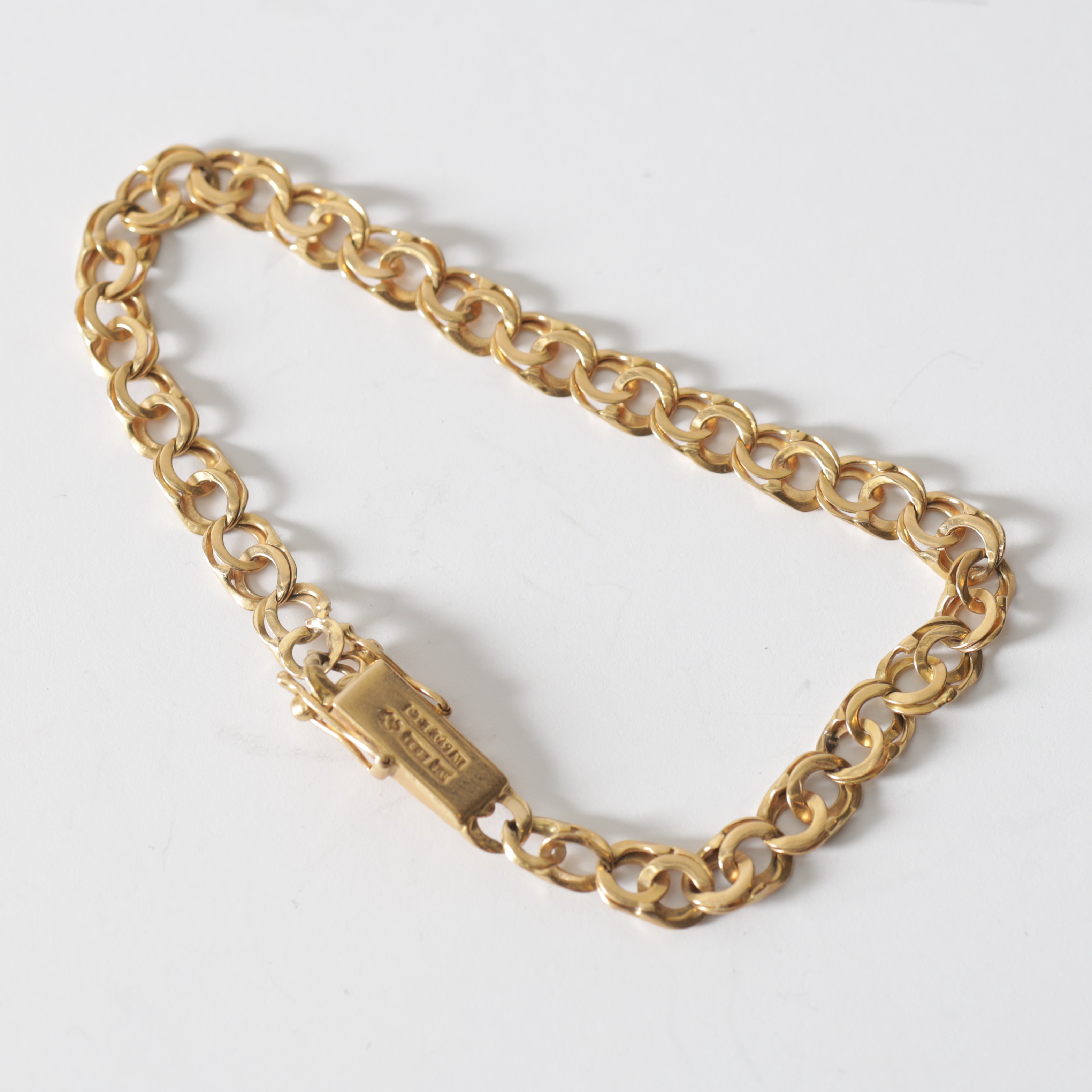 ARMBAND, 18K guld, bismark-länk, Guldvaruaktiebolaget G. Dahlgren & Co., Malmö, 1961. Totalvikt ca 6,8 gram.