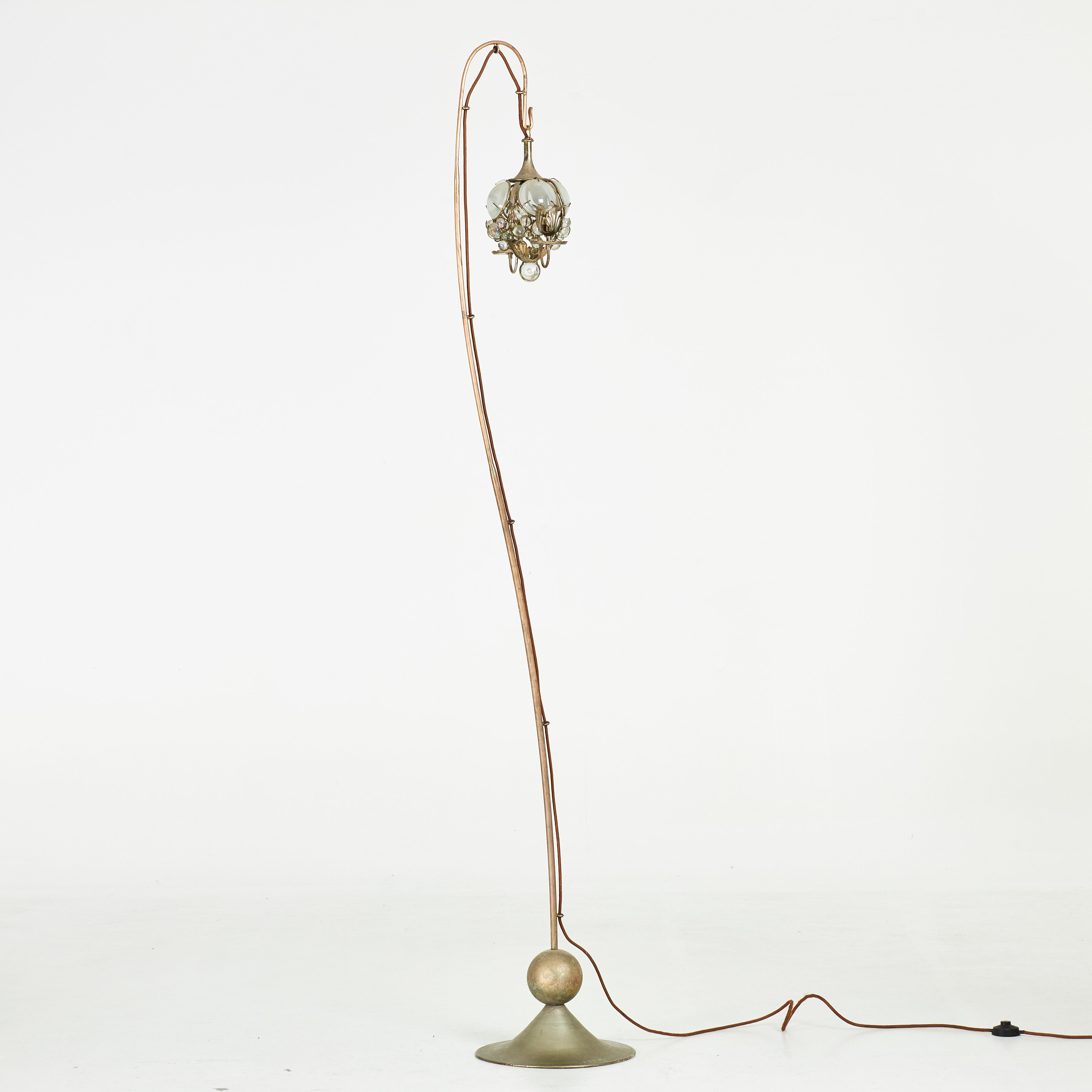 MARK BRAZIER JONES. golvlampa / golvljusstake, "Sera", för två ljus samt elektrifierad med 1 ljuspunkt, stål samt glas.