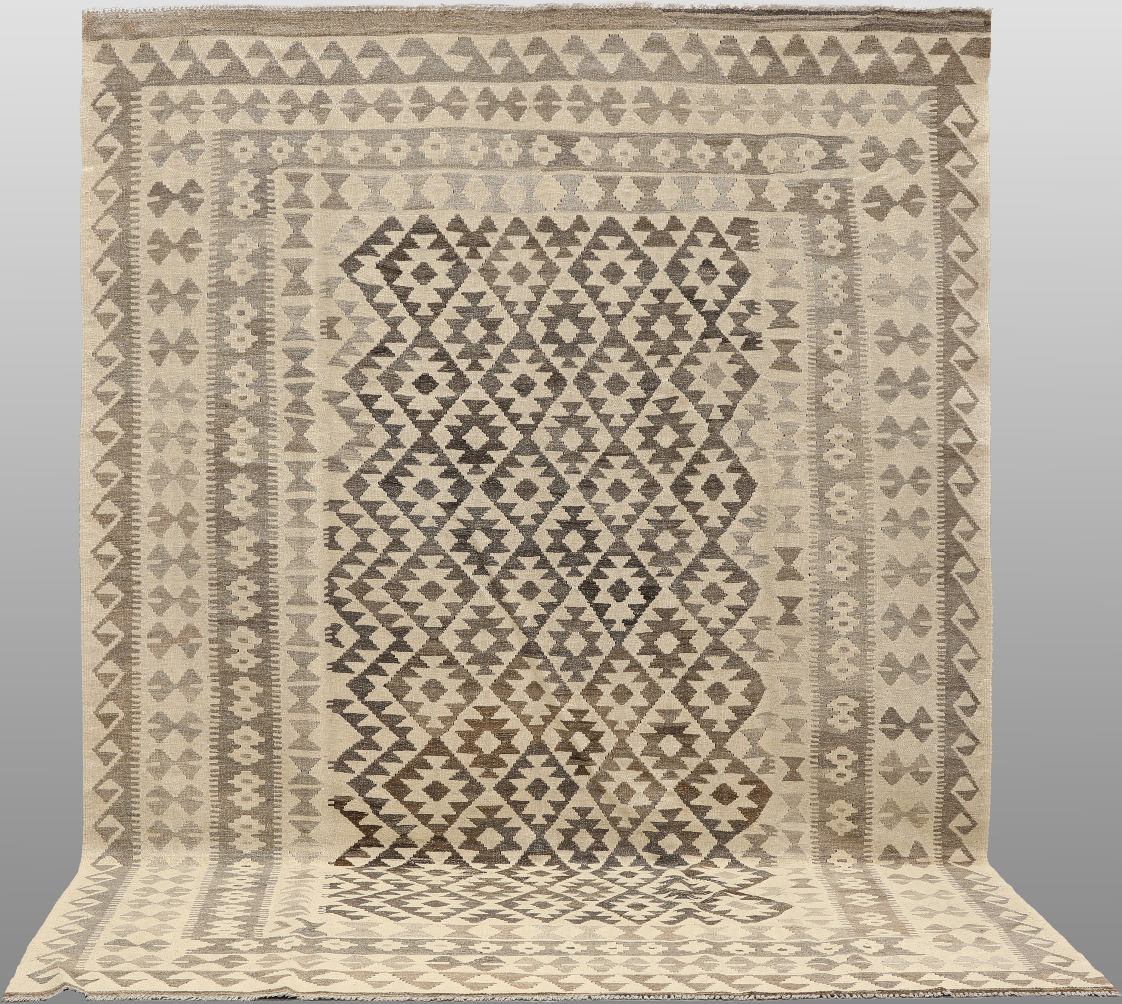 ORIENTMATTA. Kelim naturfärgad, 290 x 210 cm.