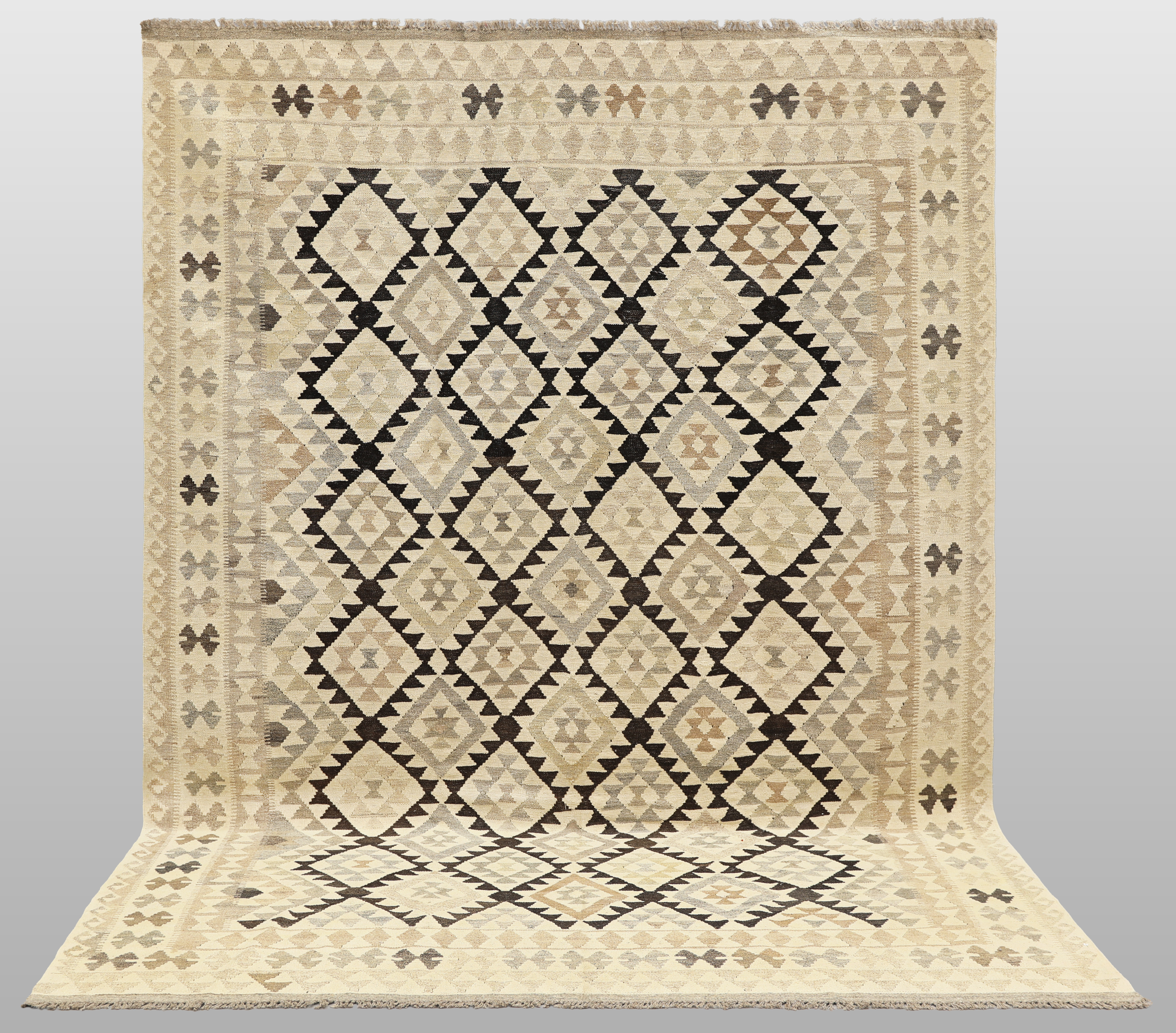 ORIENTMATTA. Kelim naturfärgad, 292 x 211 cm.