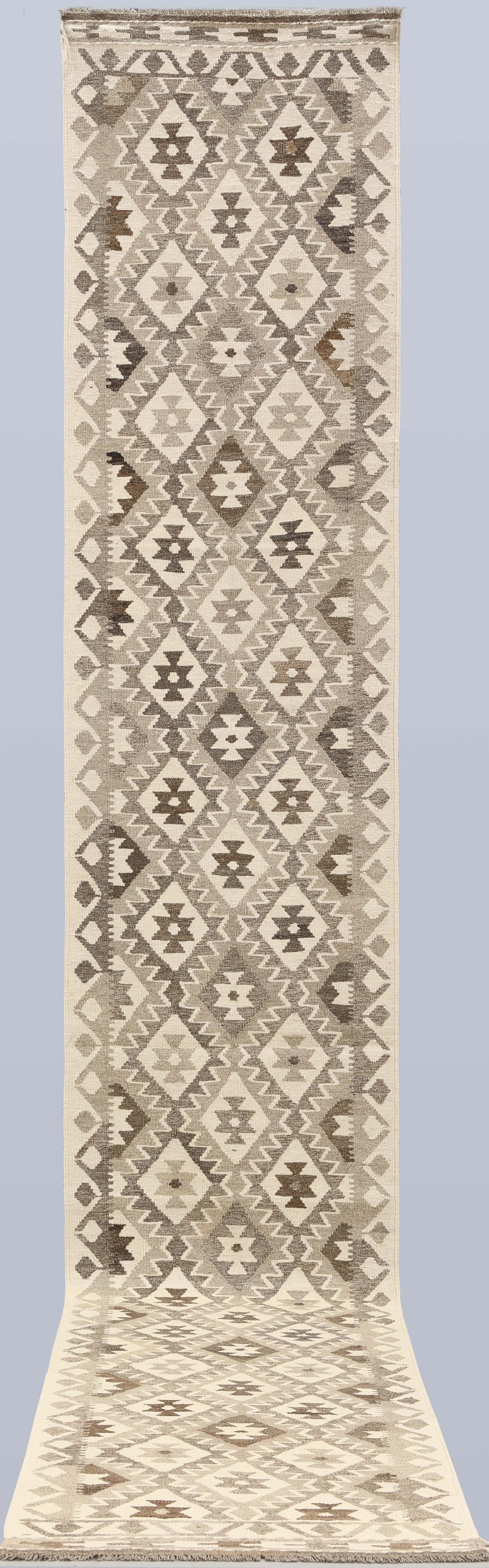 ORIENTMATTA. Kelim naturfärgad gallerimodell, 502 x 80 cm.