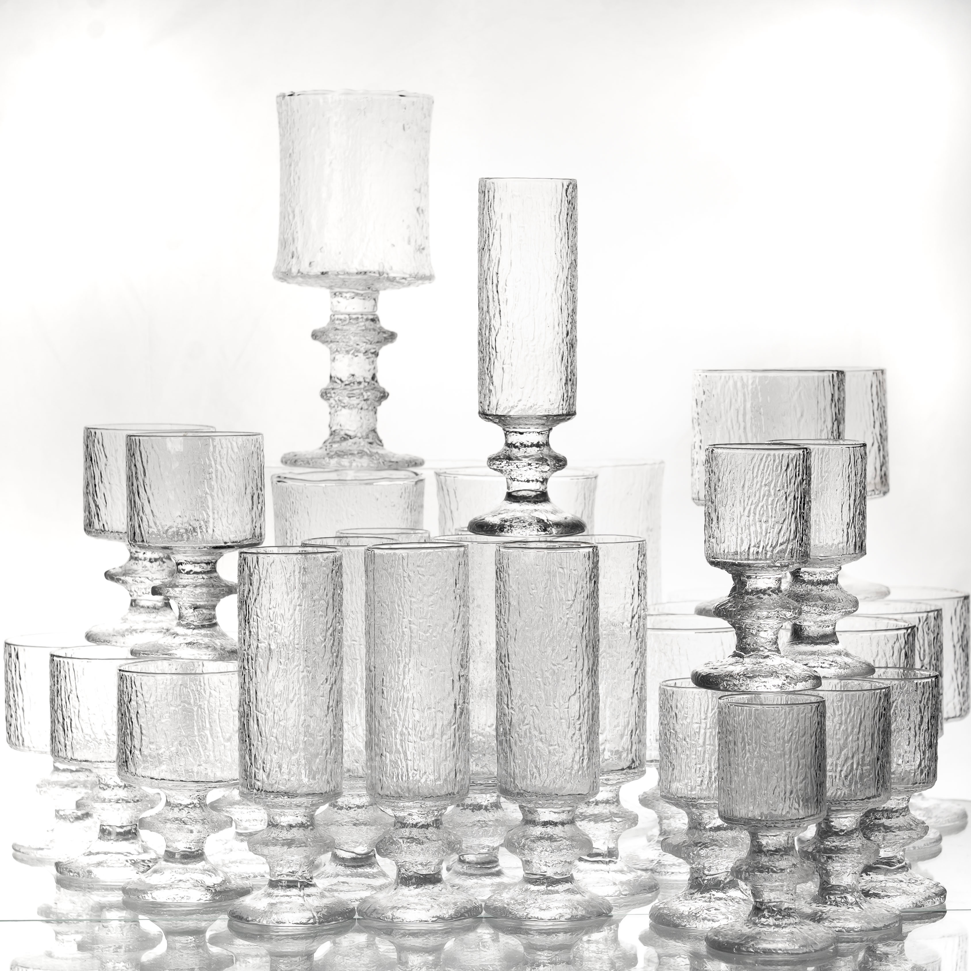 TIMO SARPANEVA. Servis, "Senator", glas, Iittala, Finland, 37 delar.