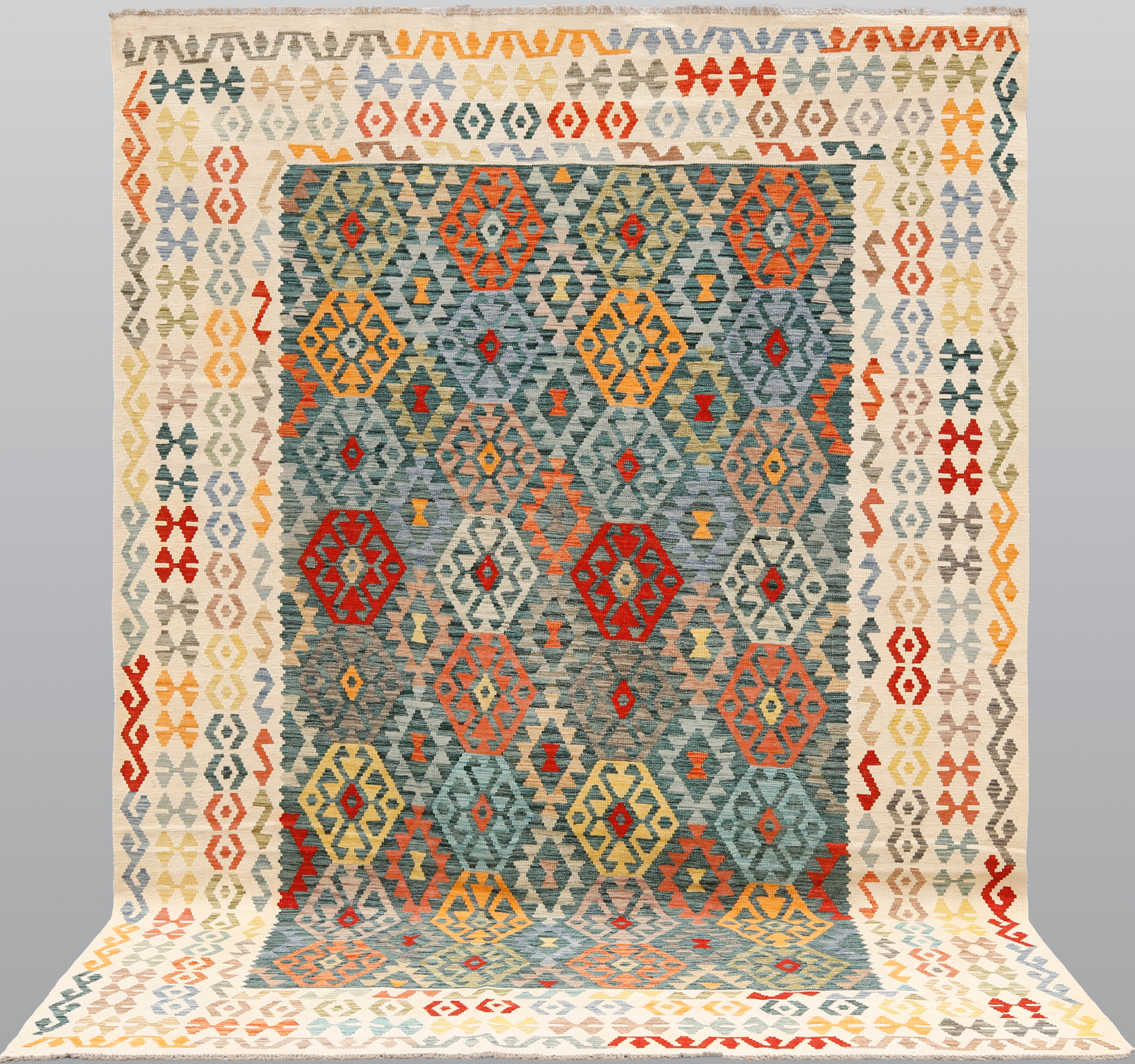 ORIENTMATTA. Kelim klassisk design, 354 x 250 cm.