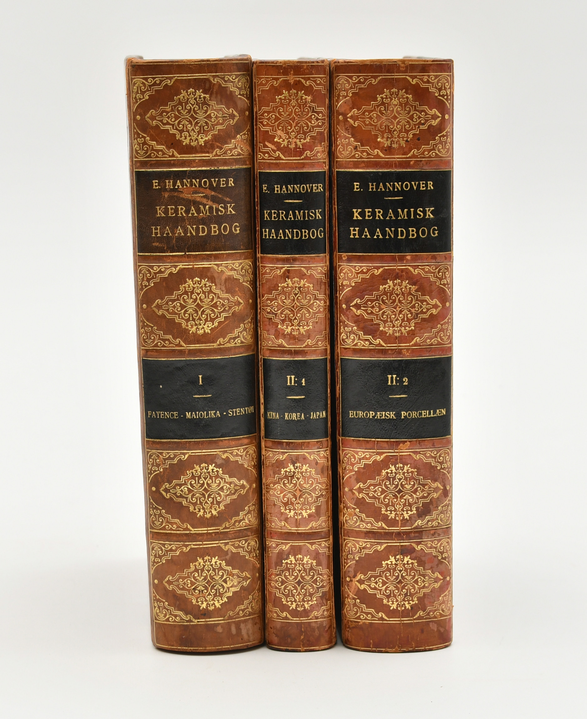 HANNOVER, EMIL. Keramisk Haandbog. 2 band i 3 delar.