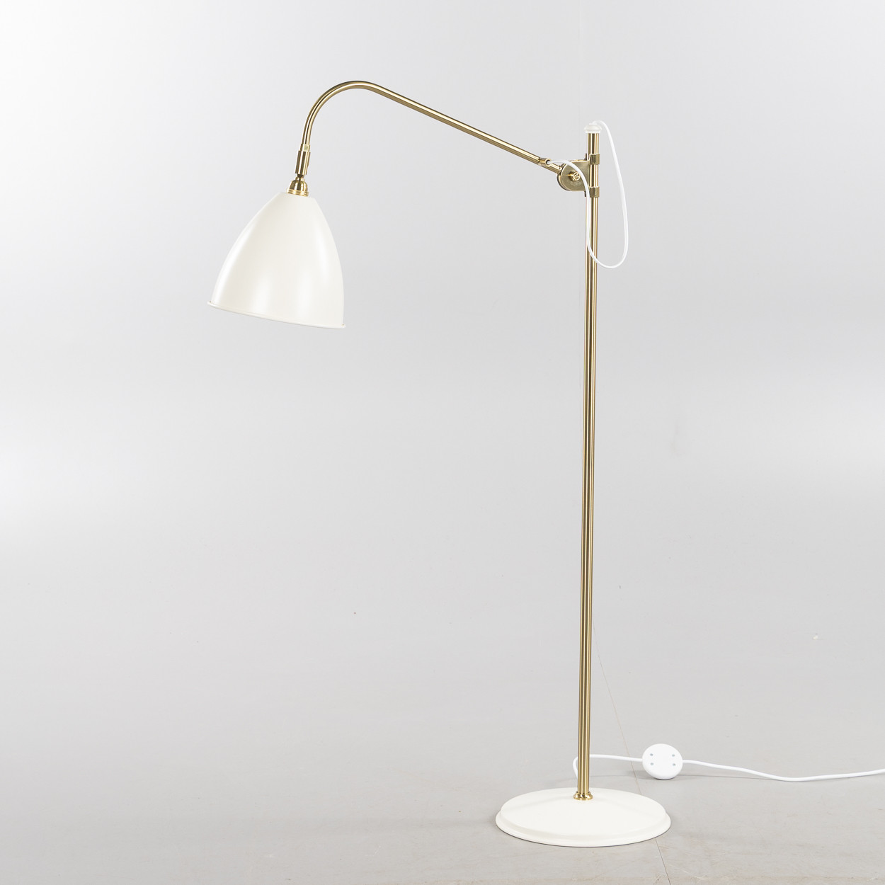 ROBERT DUDLEY. Golvlampa, "Best-Lite", modell BL3M, Gubi.