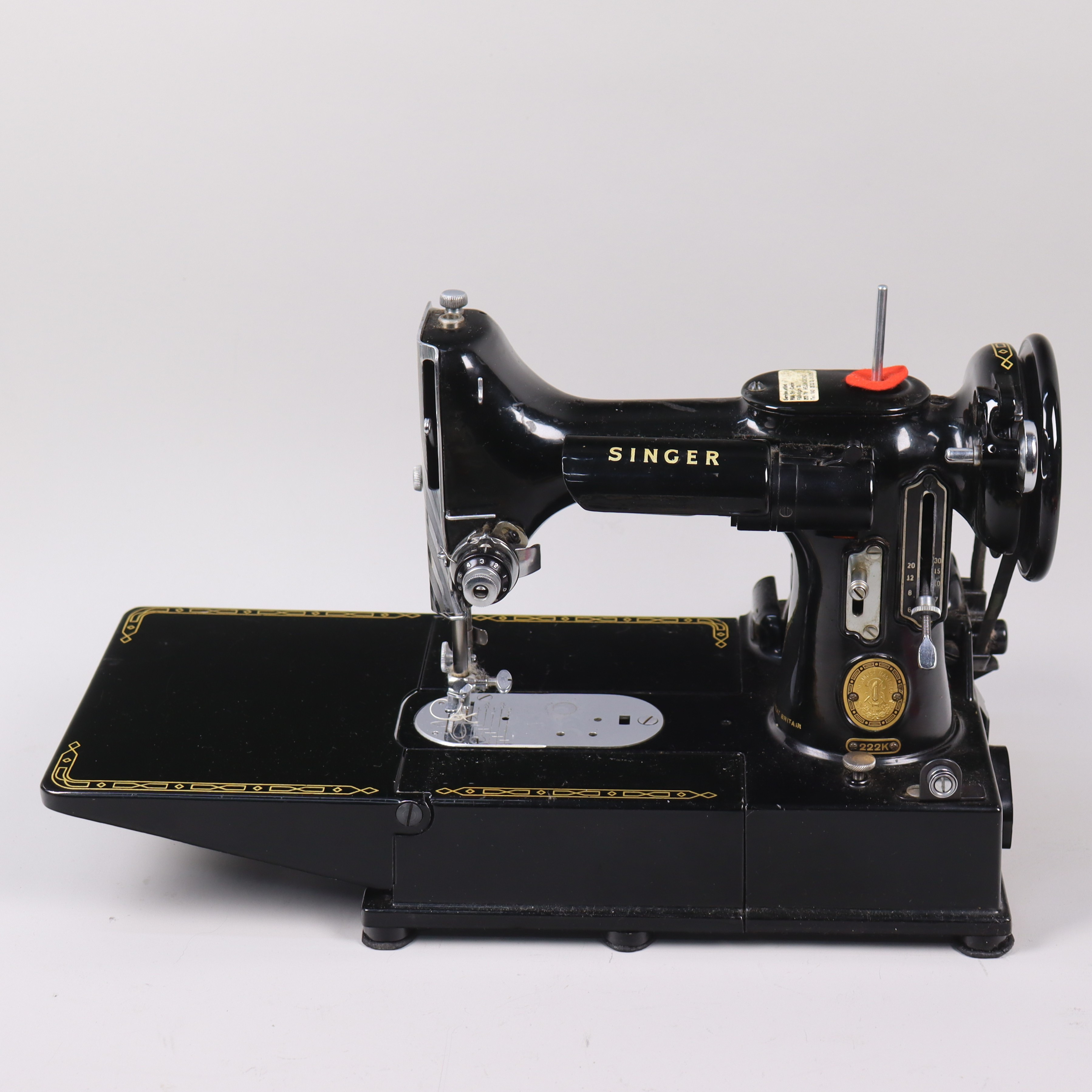 SYMASKIN, Singer 222K "Featherweight", symaskin med tillbehör.