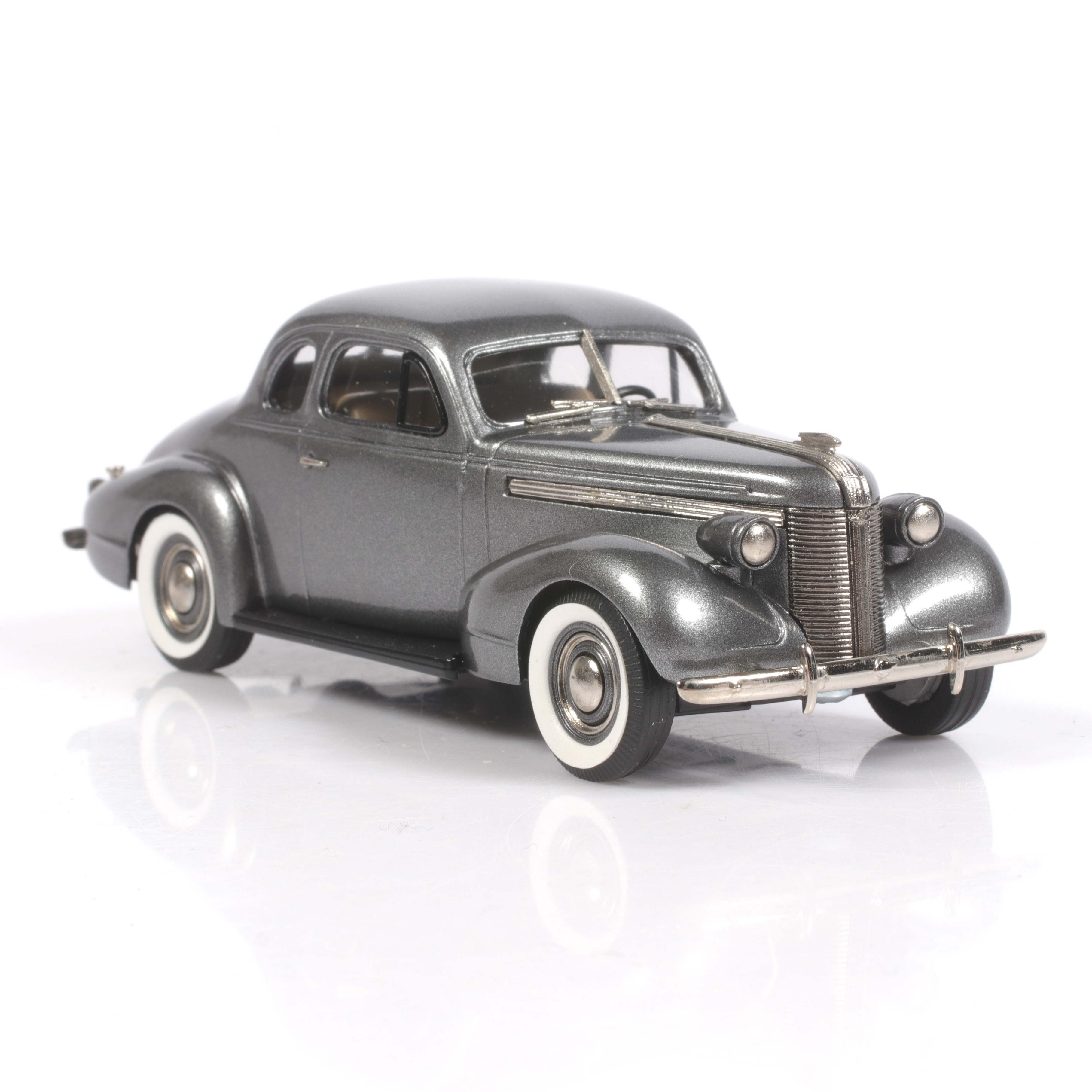 MODELLBIL, metall/resin, Pontiac Deluxe Six. Sport Coupé, 1937, Brooklin Models, skala 1:43.
