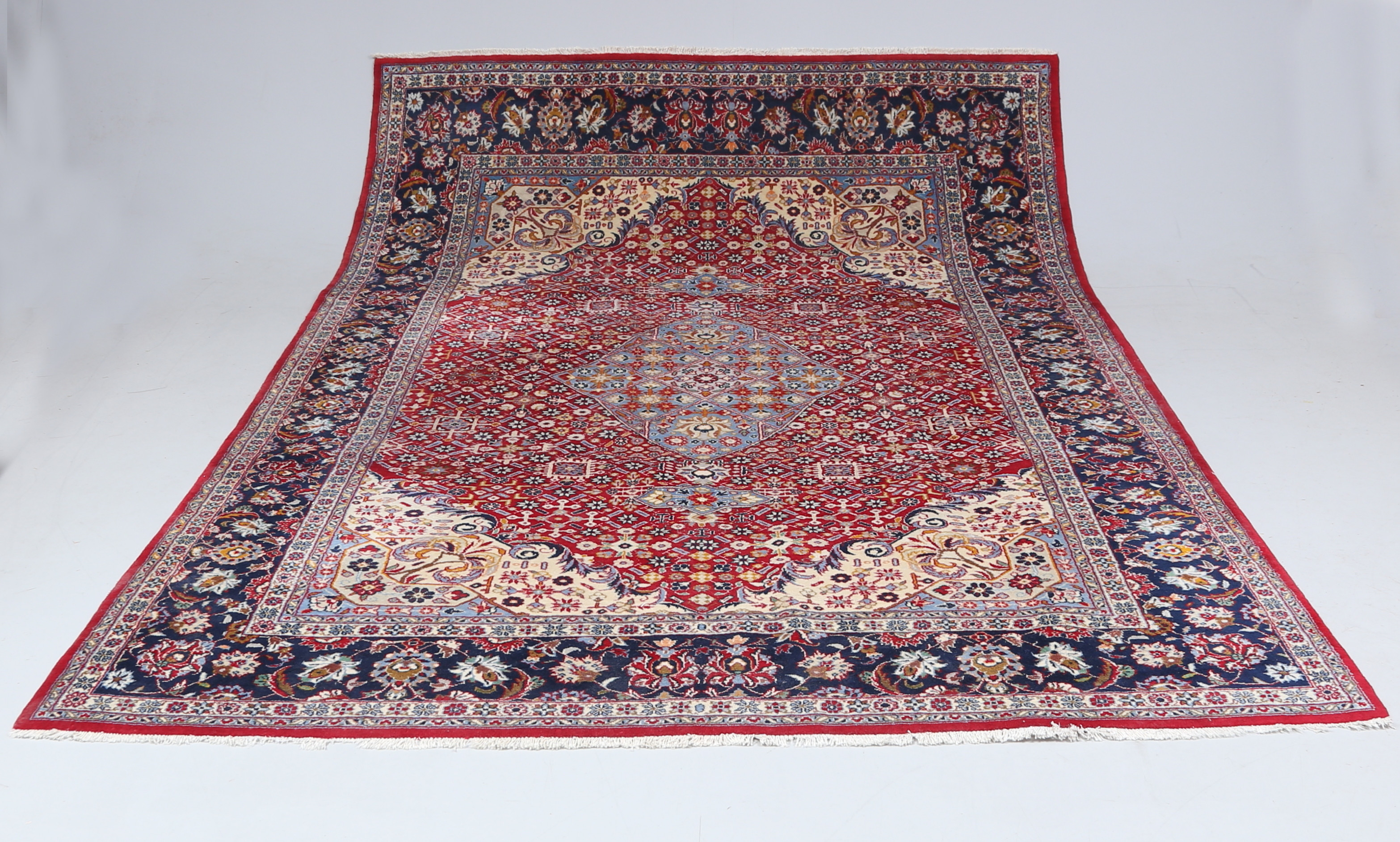 MATTA, orientalisk, ca 360x235 cm.