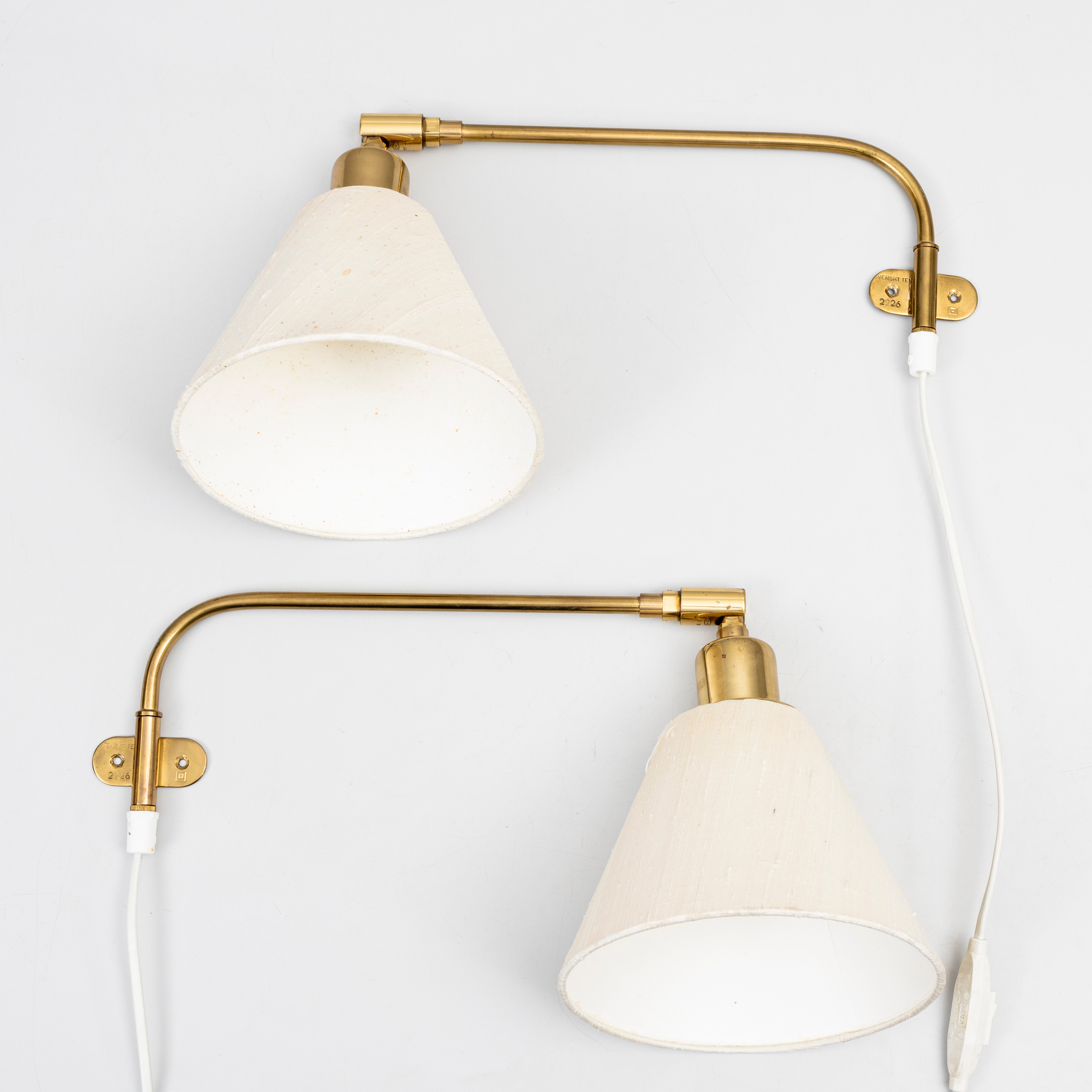 JOSEF FRANK. Vägglampor, ett par, mässing, modell 2226, Firma Svenskt Tenn.