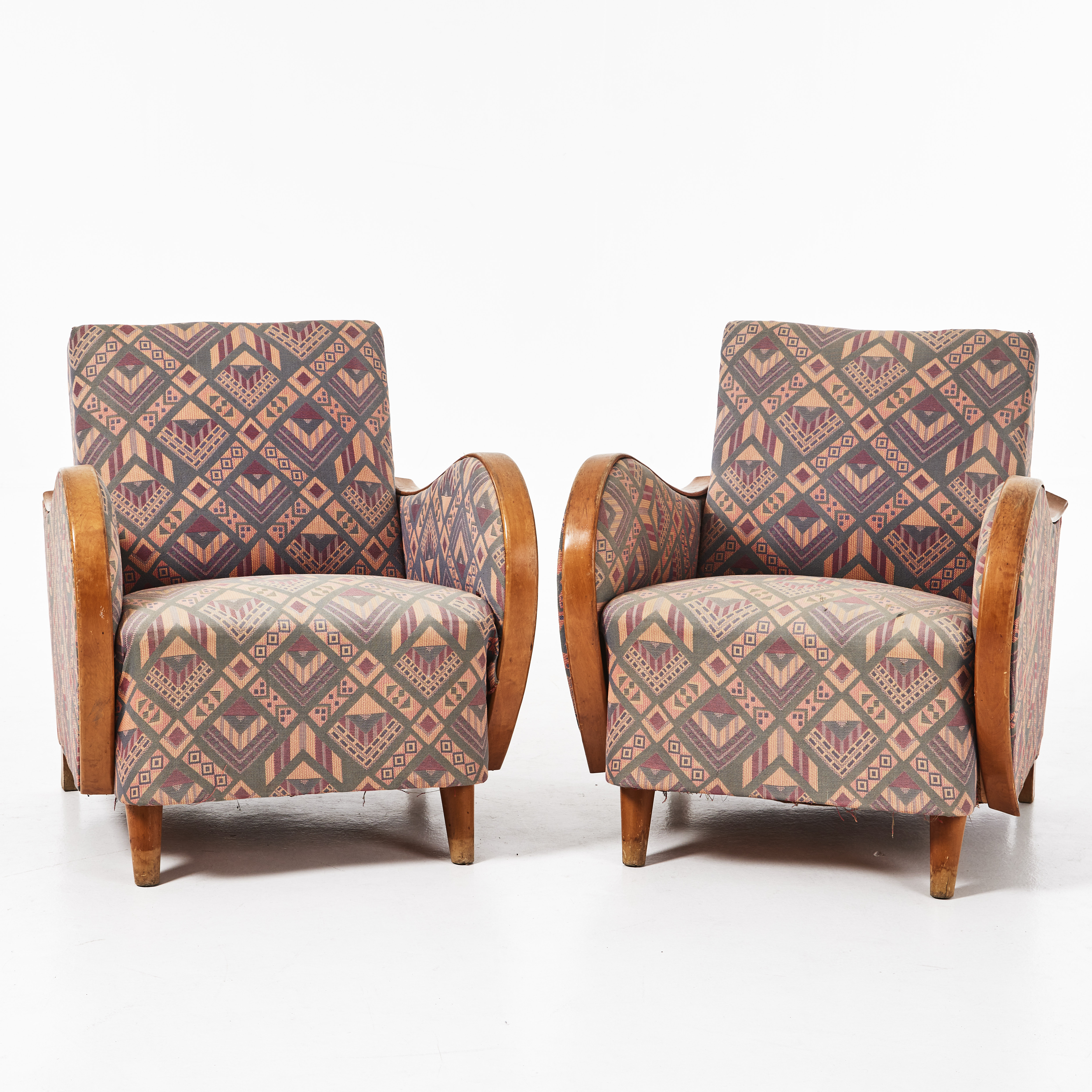 FÅTÖLJER, 1 par, 1940-tal, mönstrad klädsel.