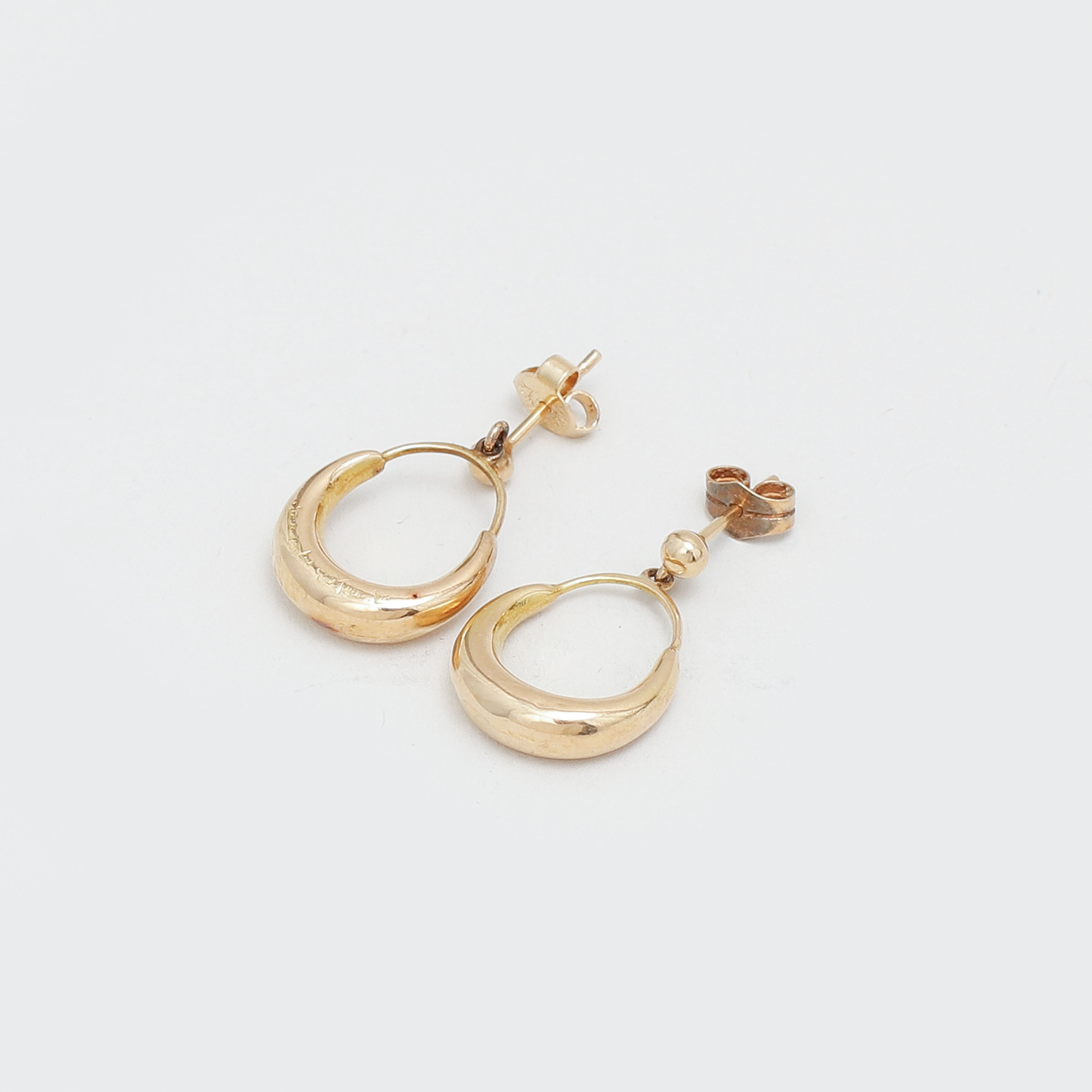 ÖRHÄNGEN, ett par, 18k guld, vikt ca 2,1 gram.