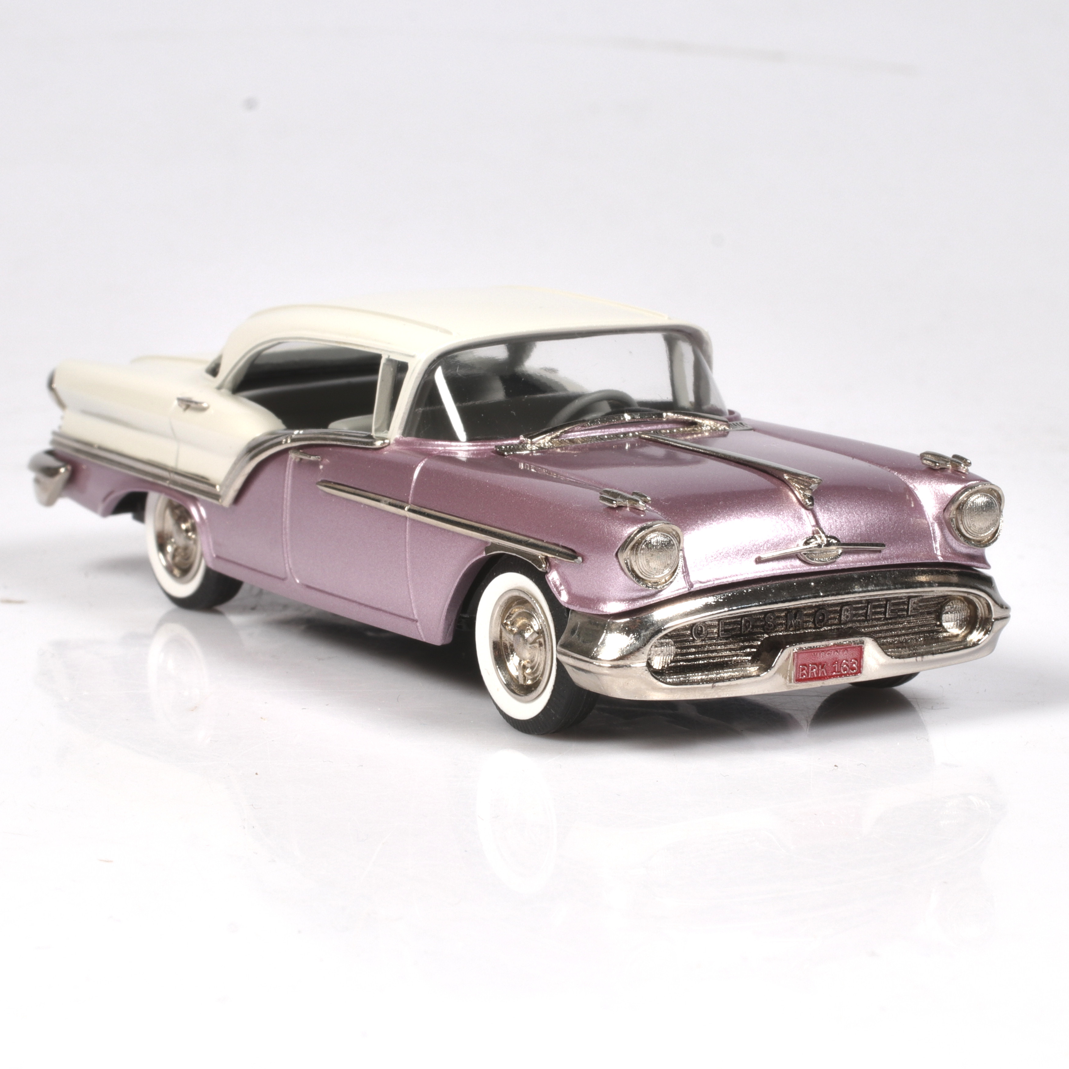 MODELLBIL, metall/resin, Oldsmobile Super 88 4 Door Holiday, 1957, Brooklin Models, skala 1:43.