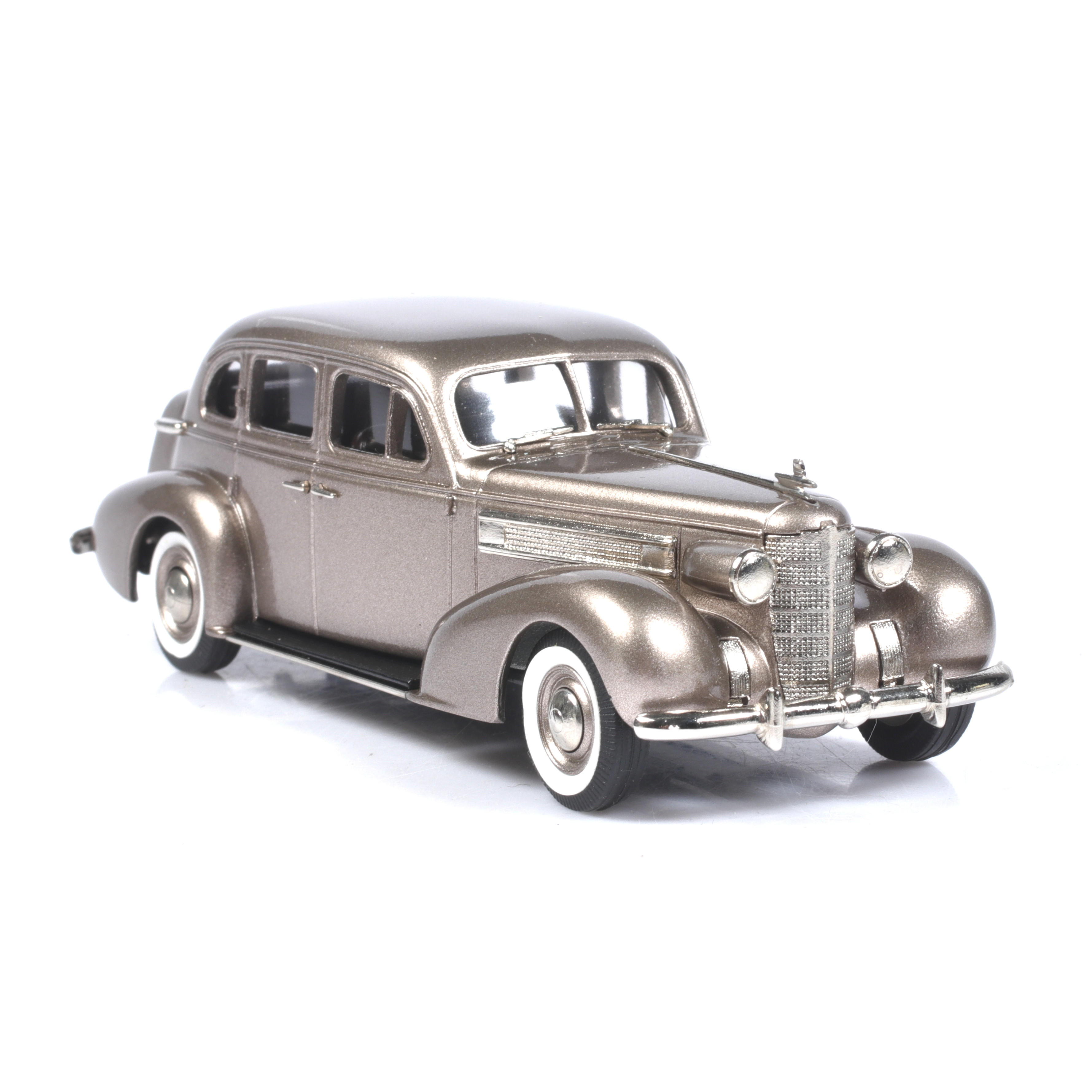 MODELLBIL, metall/resin, Oldsmobile L-37 Touring Sedan, 1937, Brooklin Models, skala 1:43.