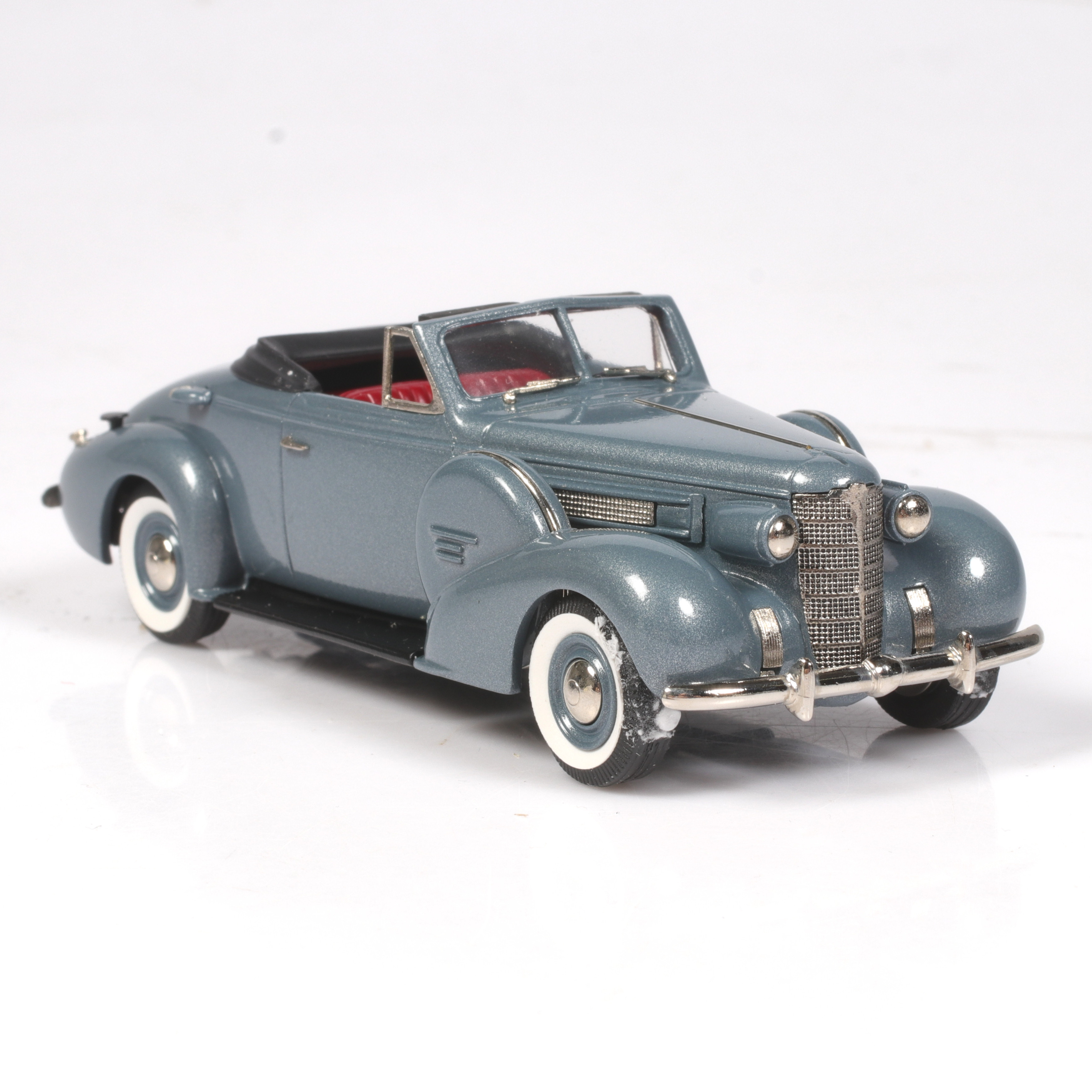 MODELLBIL, metall/resin, Oldsmobile L-37 Convertible Coupé, 1937, Brooklin Models, skala 1:43.