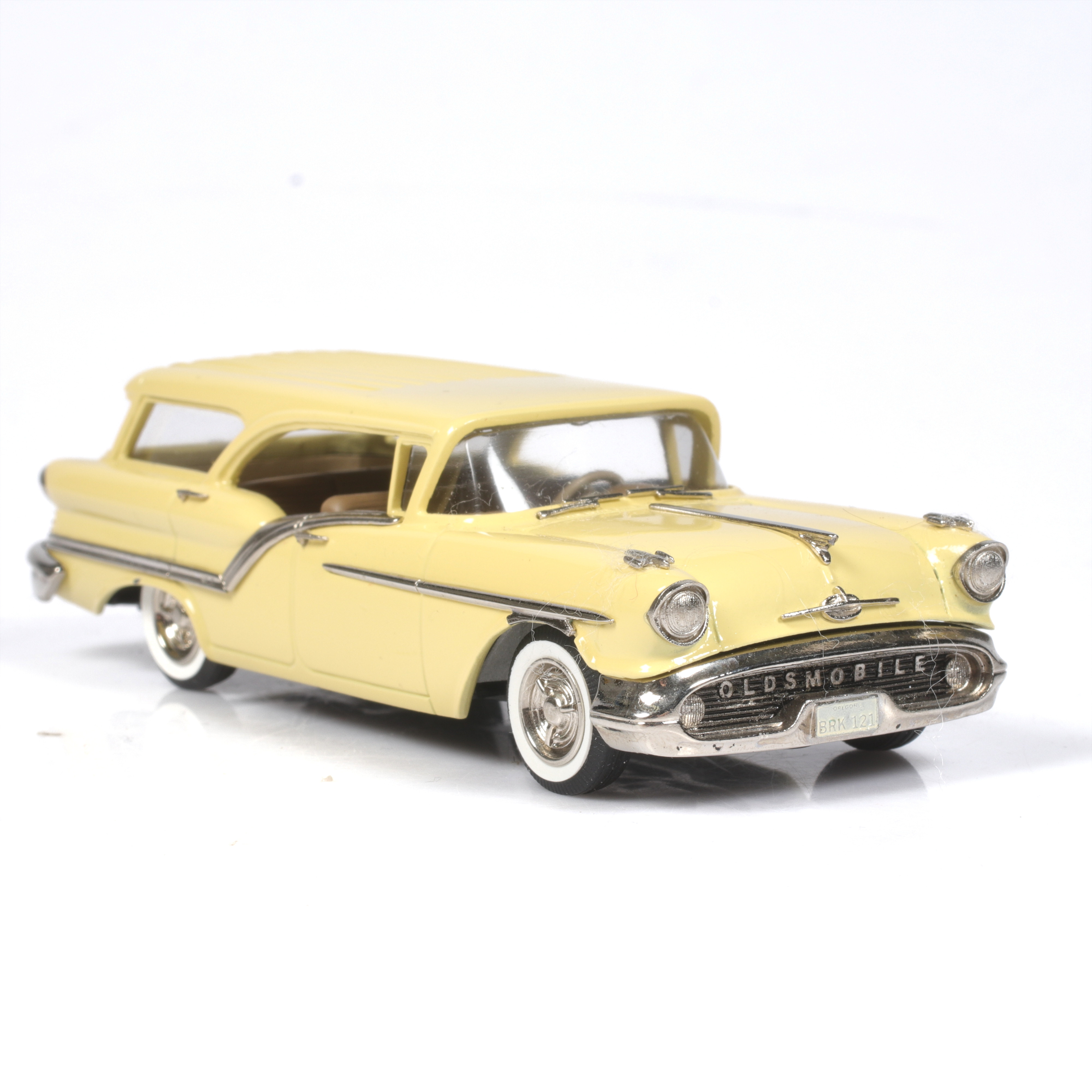 MODELLBIL, metall/resin, Oldsmobile Super 88, Fiesta Station Wagon, 1957, Brooklin Models, skala 1:43.