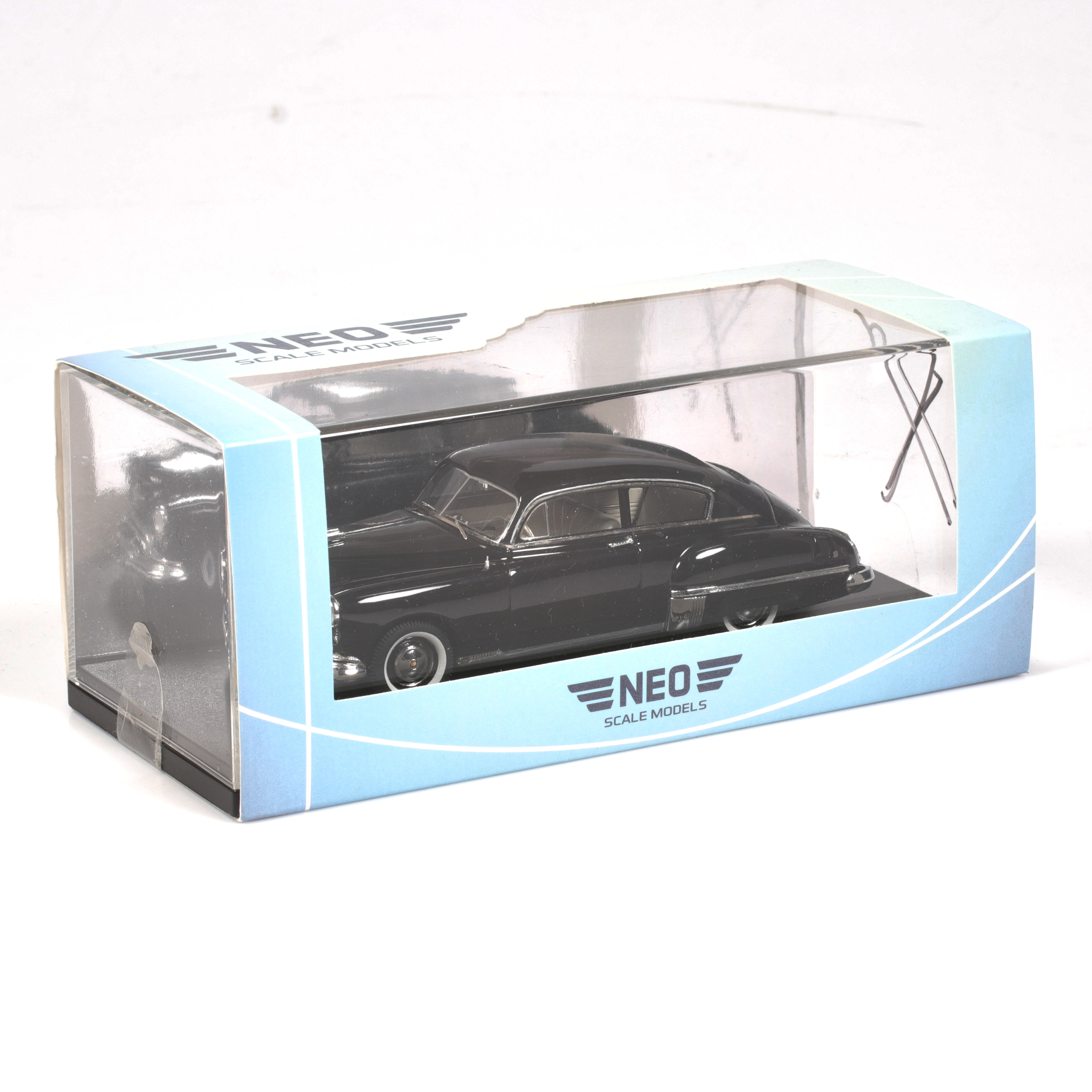 MODELLBIL, metall/resin, Oldsmobile Rocket 88, Futuramic 2 Door Club Coupé, NEO Models, skala 1:43.