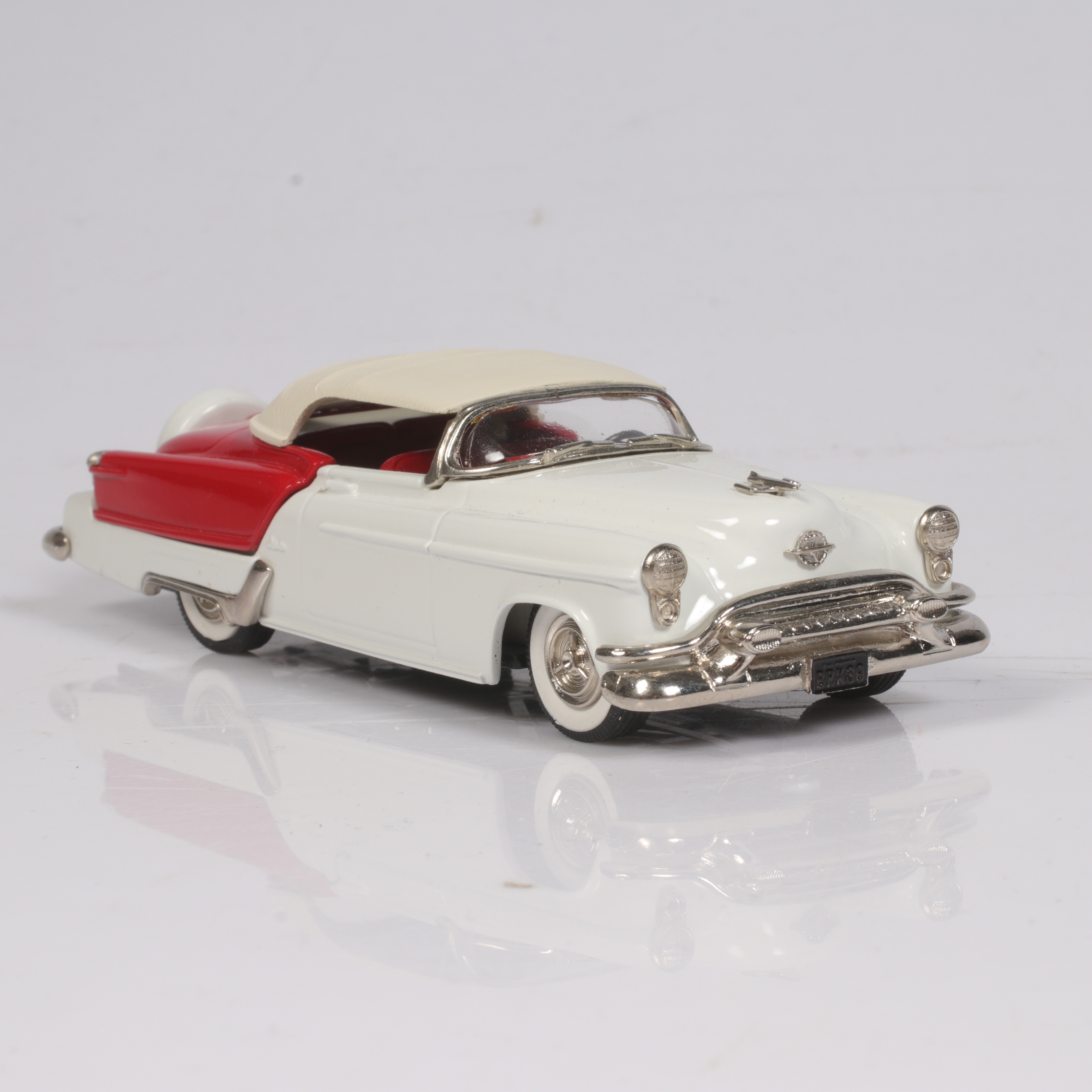 MODELLBIL, metall/resin, Oldsmobile Fiesta, 1953, Brooklin Models, skala 1:43.