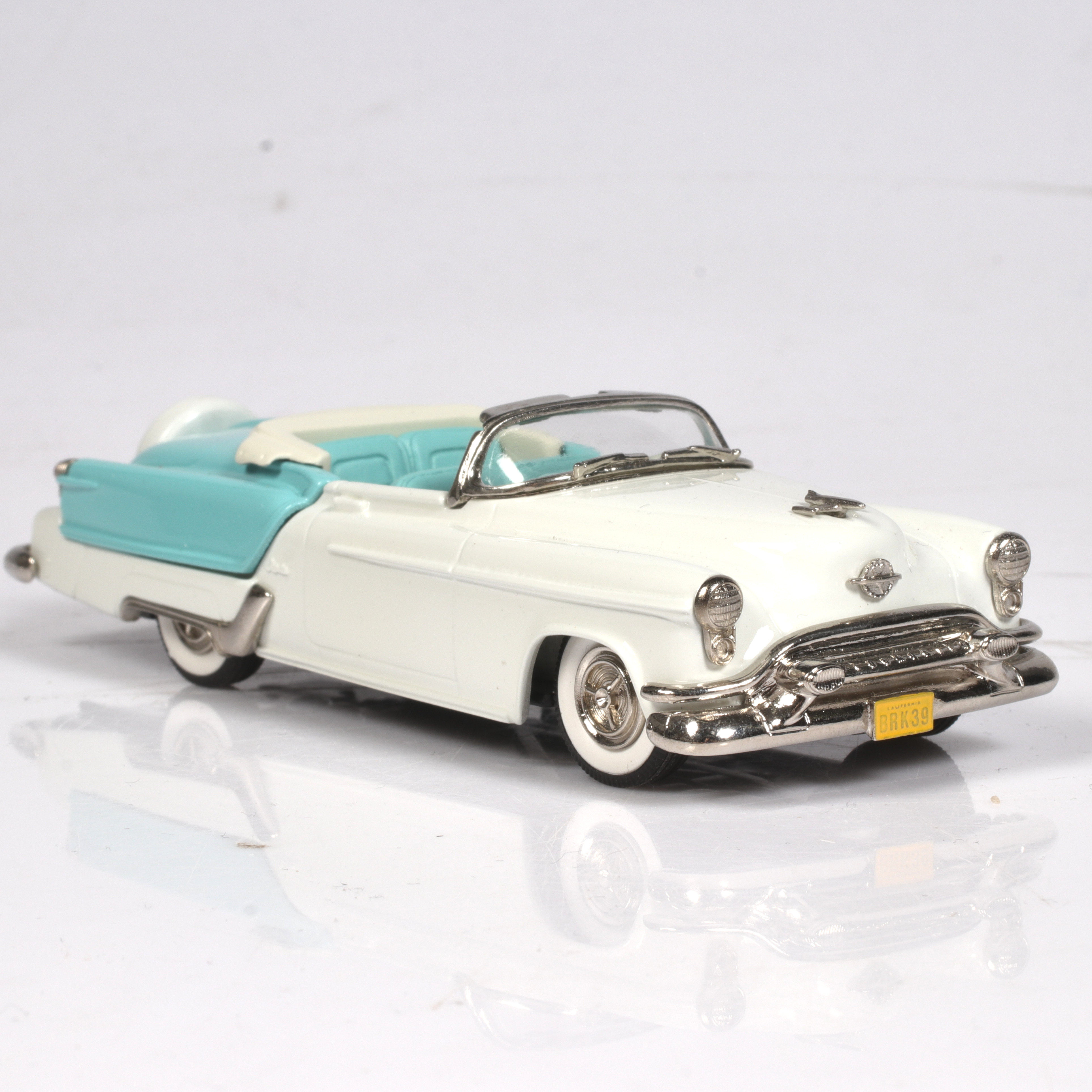 MODELLBIL, metall/resin, Oldsmobile Fiesta, 1953, Brooklin Models, skala 1:43.