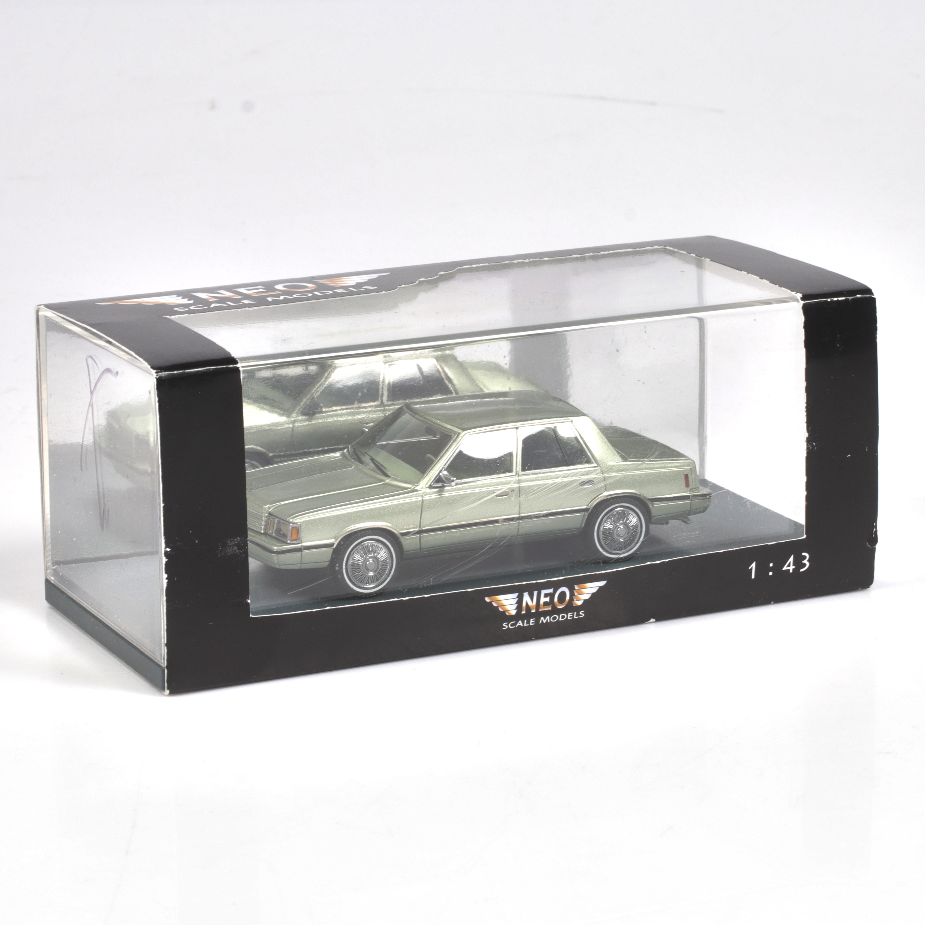 MODELLBIL, metall/resin, Dodge Aries K-car, NEO Models, skala 1:43.