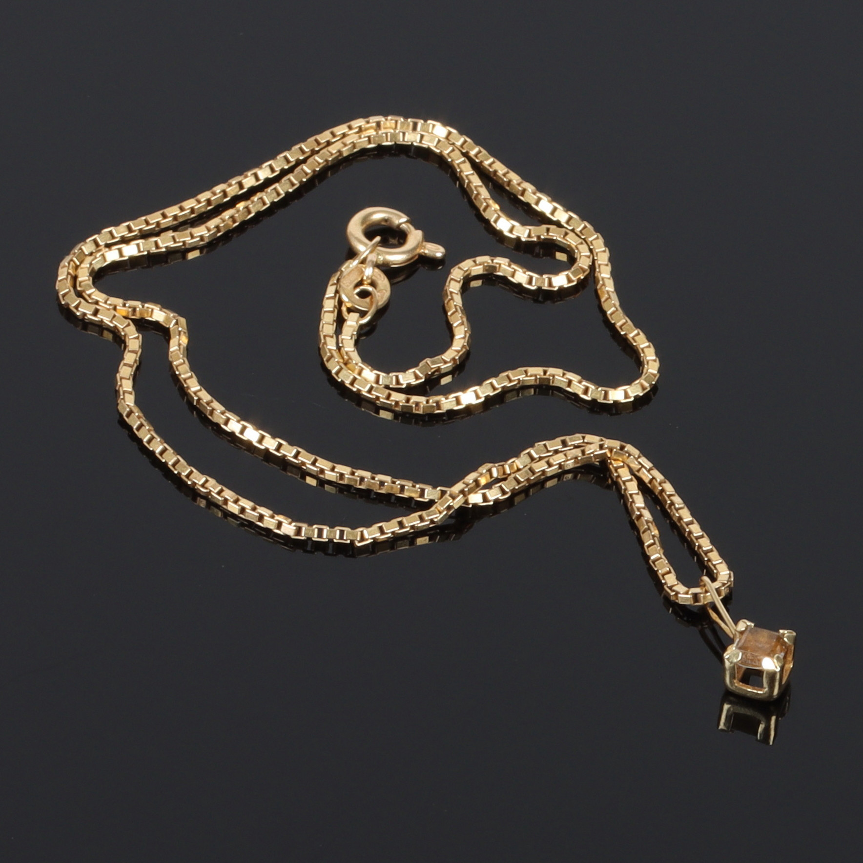 COLLIER med HÄNGE, 18k guld, med Citrin.