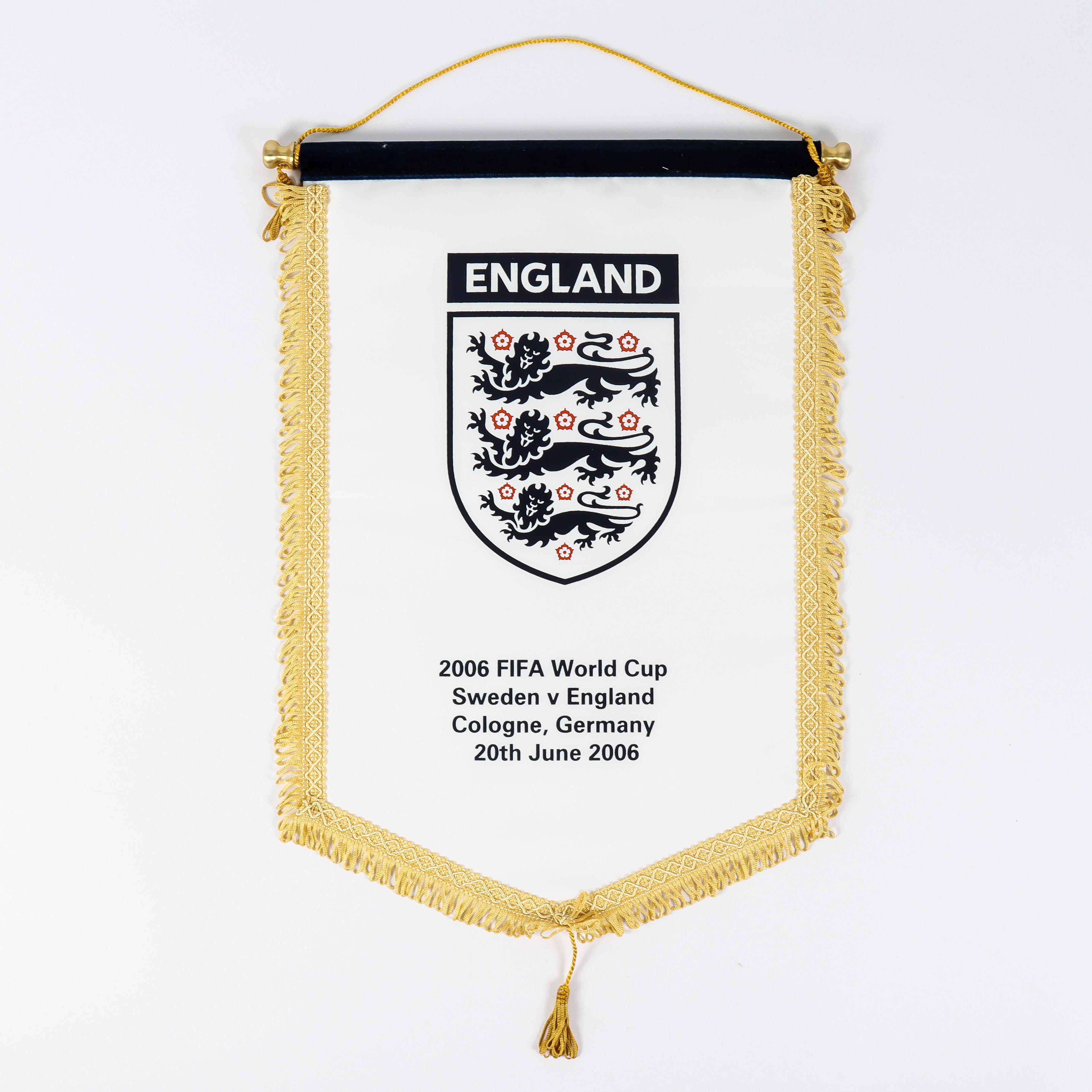 MATCHVIMPEL Officiell vimpel från Fotbolls-VM 2006, matchen mellan Sverige och England.