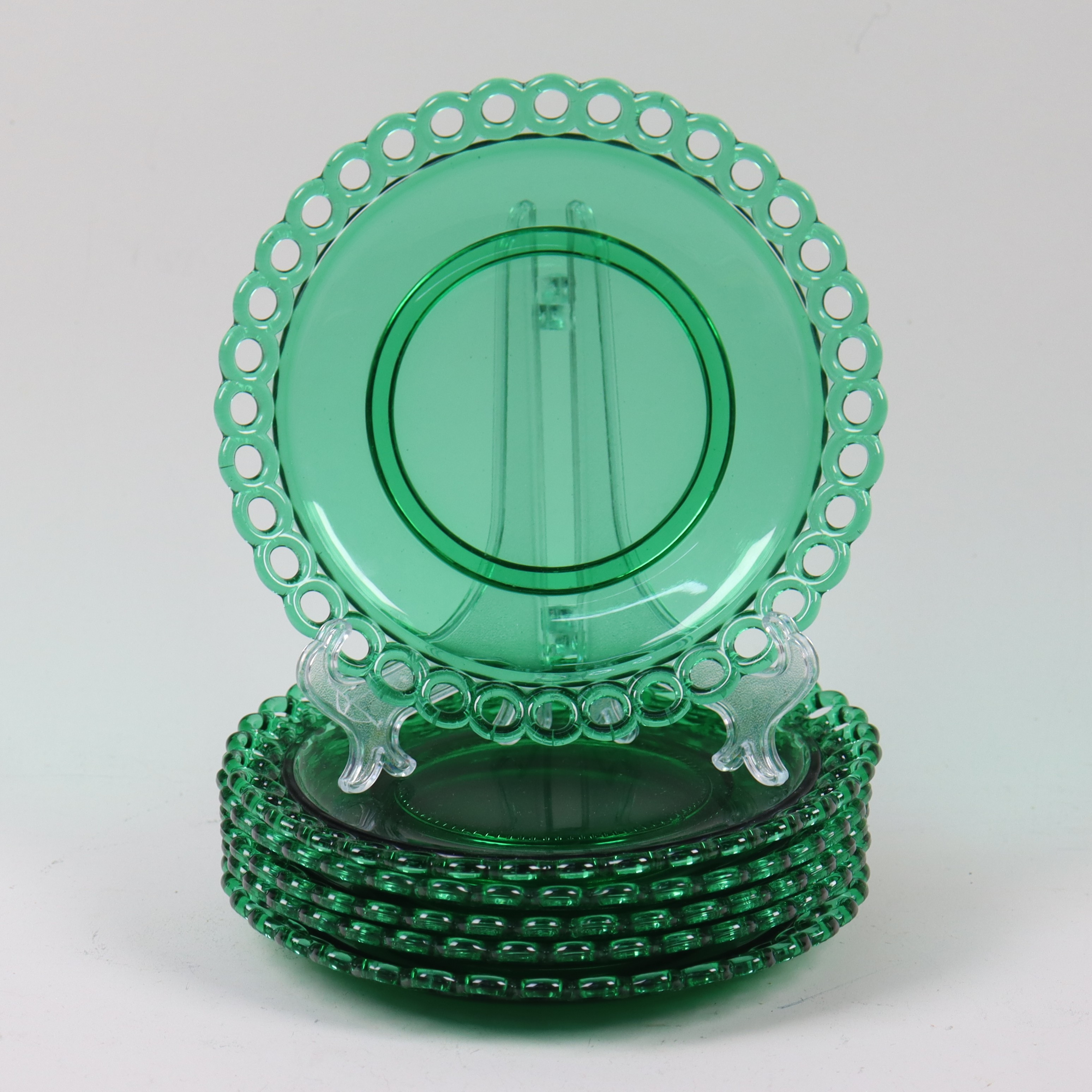 ASSIETTER, glas med genombrutet brätte, troligen Gullaskruf, 6 st.