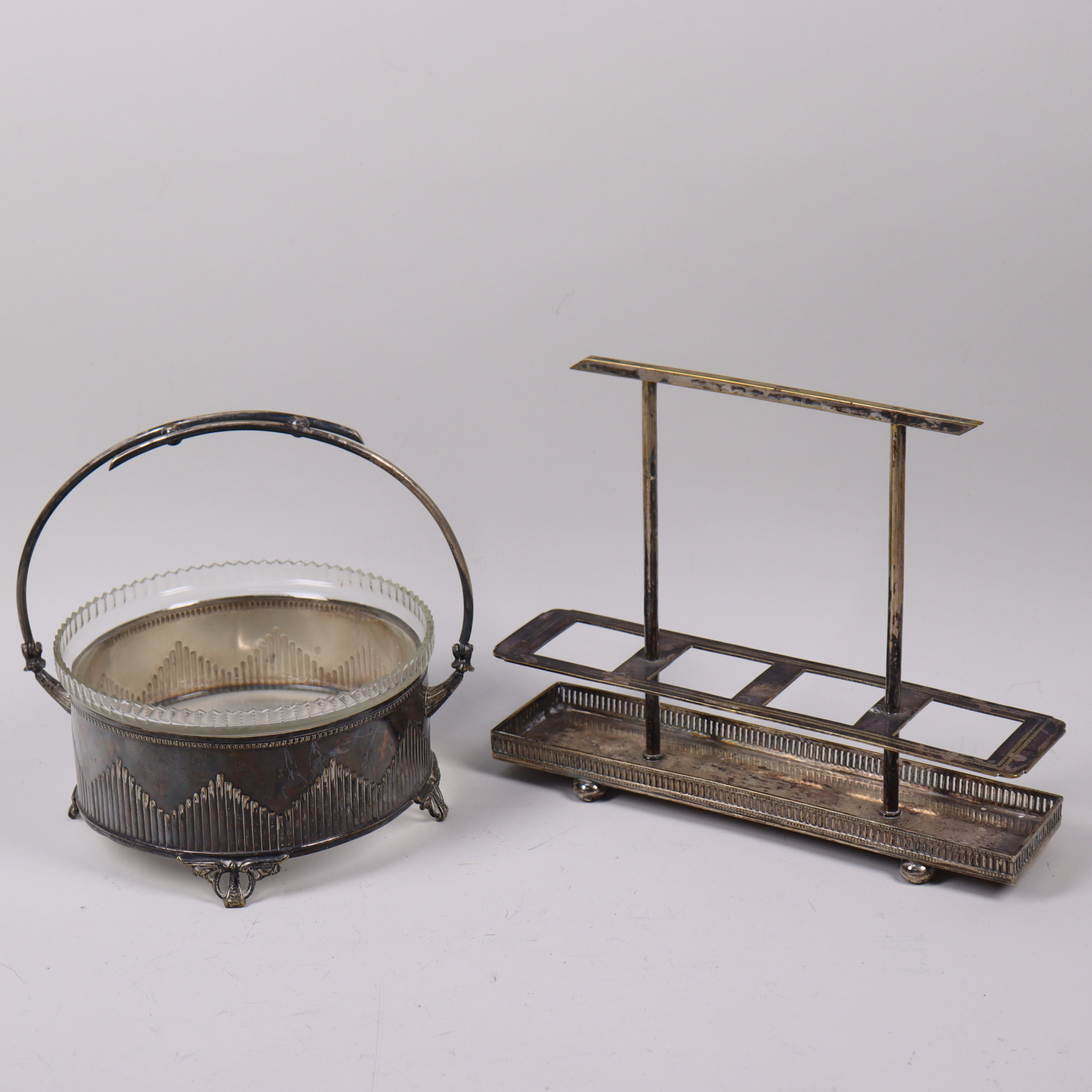 NYSILVER, jardinär med glasinsats samt bordssurtout, tidigt 1900-tal.