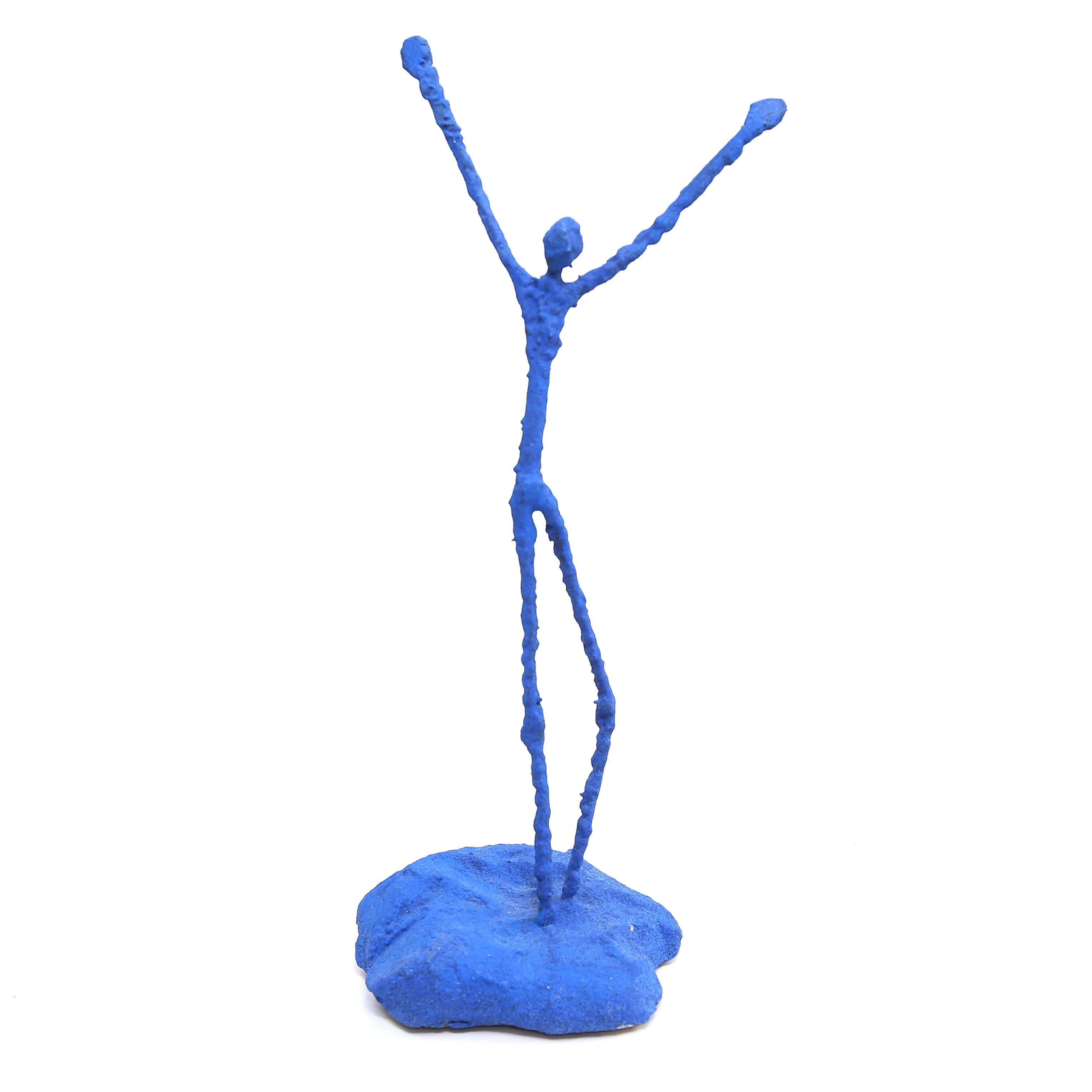 OIDENTIFIERAD KONSTNÄR. Skulptur, mansfigur på betongplatta, signerad, daterad 99.