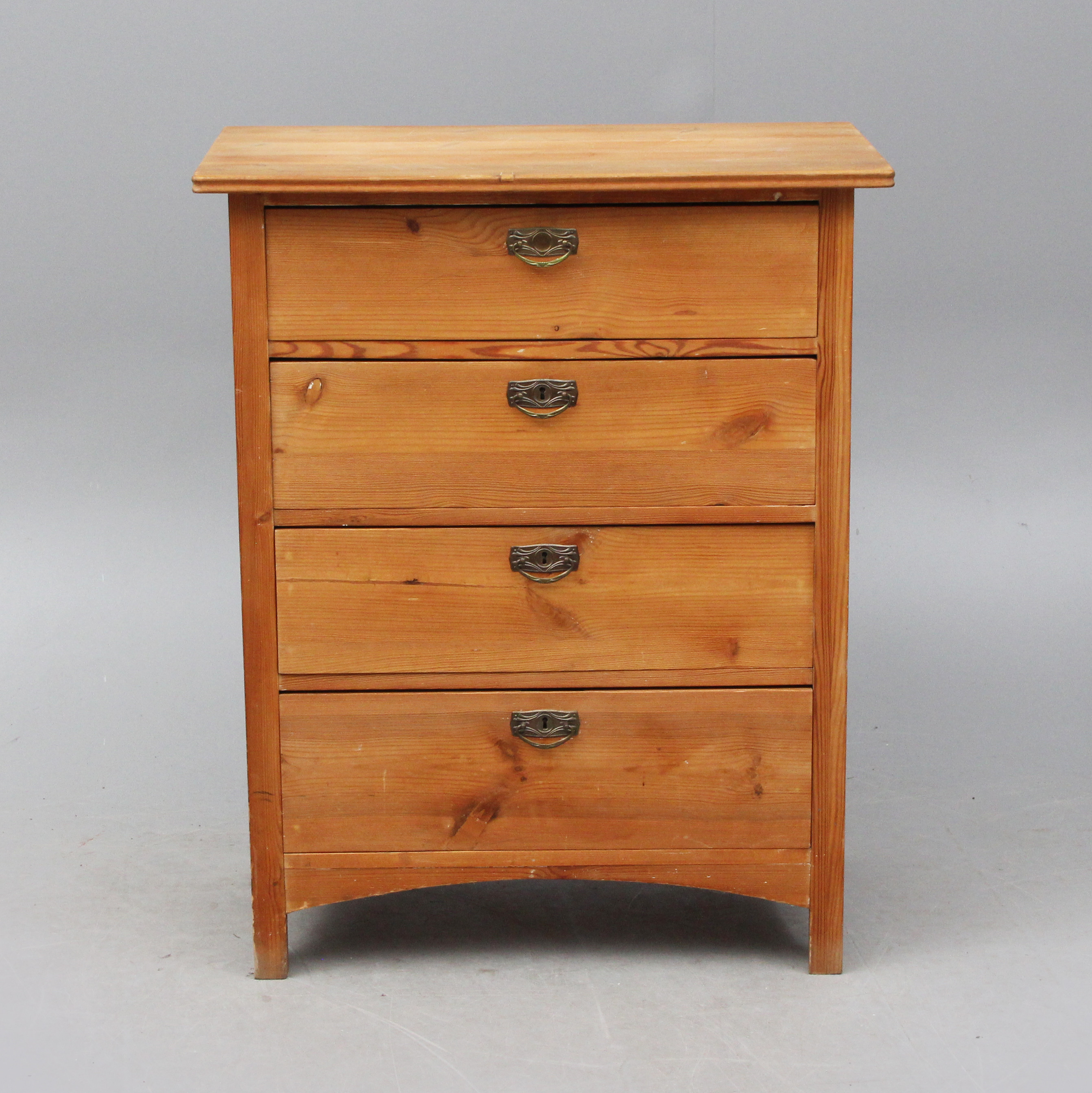 BYRÅ, trä, 1900-tal.