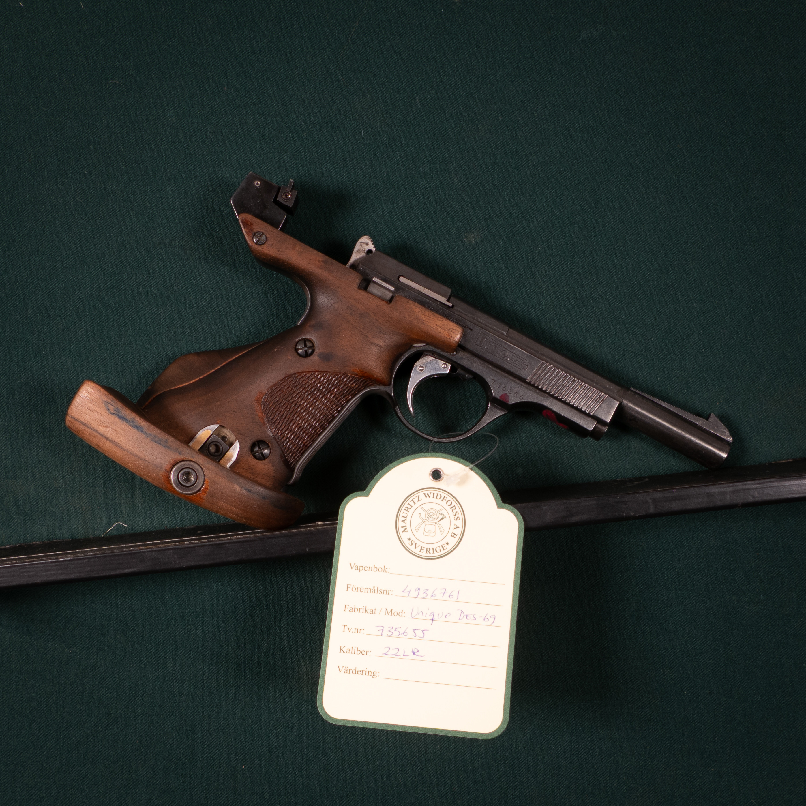 Unique DES-69 kal. 22LR Tillv.nr. 735655.