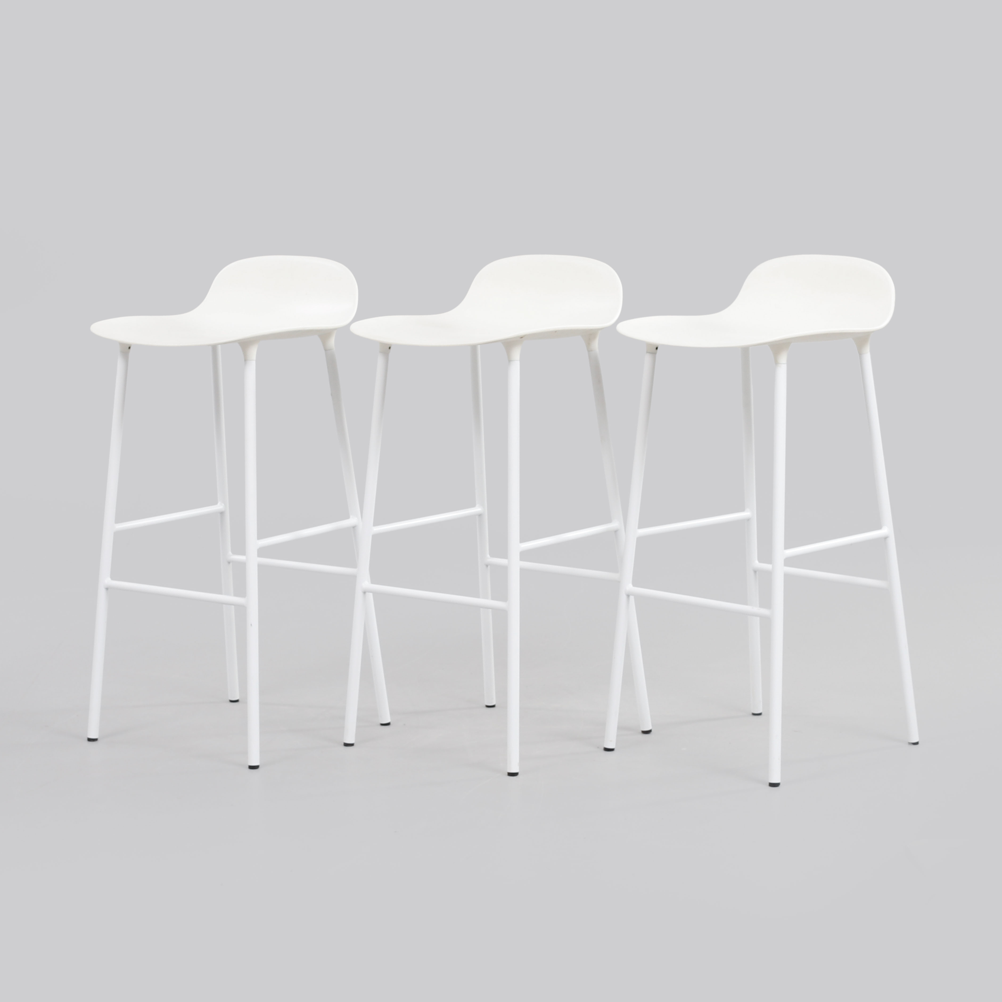 SIMON LEGALD. Barstolar, 3 st, "Form", Normann Copenhagen.