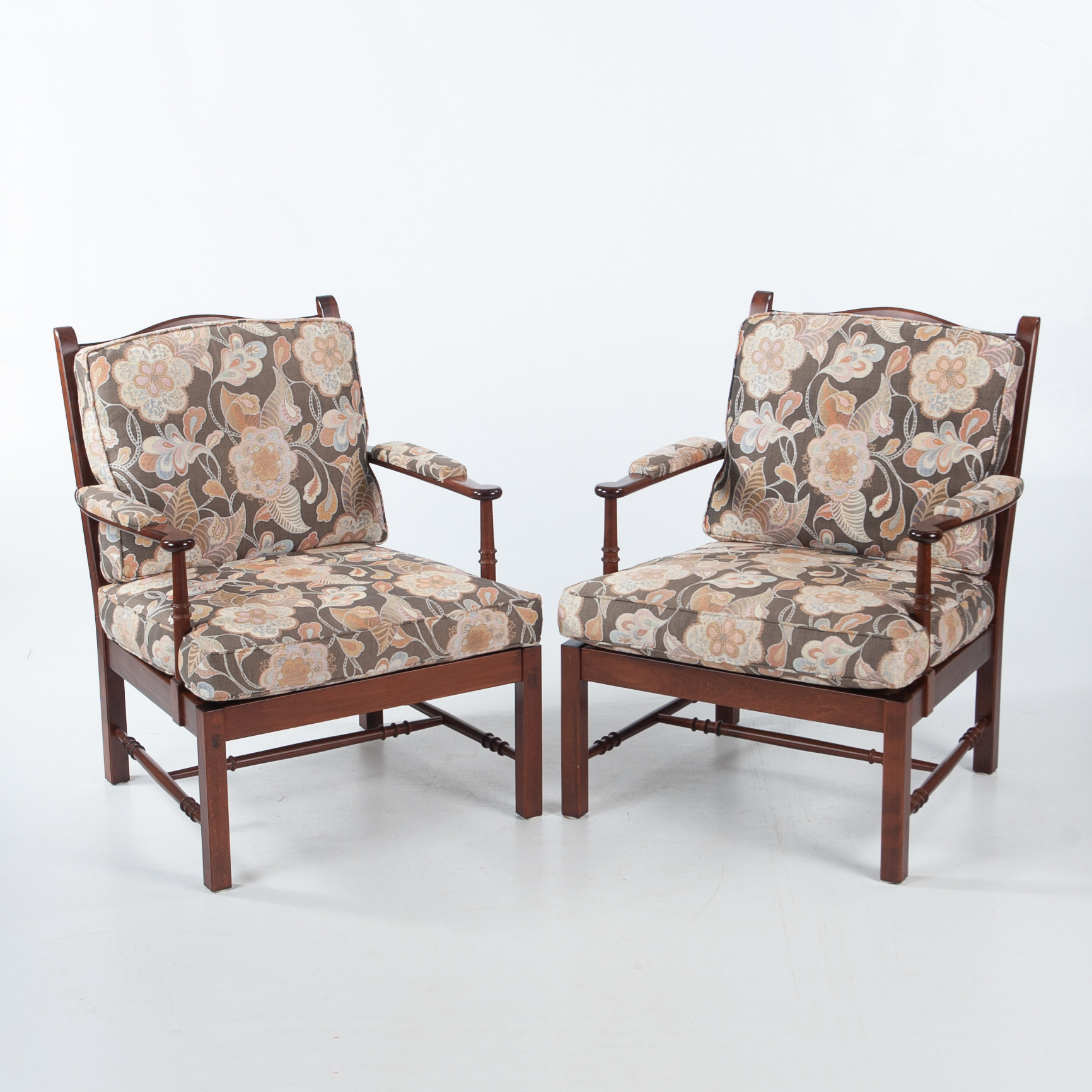 FÅTÖLJER, ett par, s.k. Gripsholmsmodell.